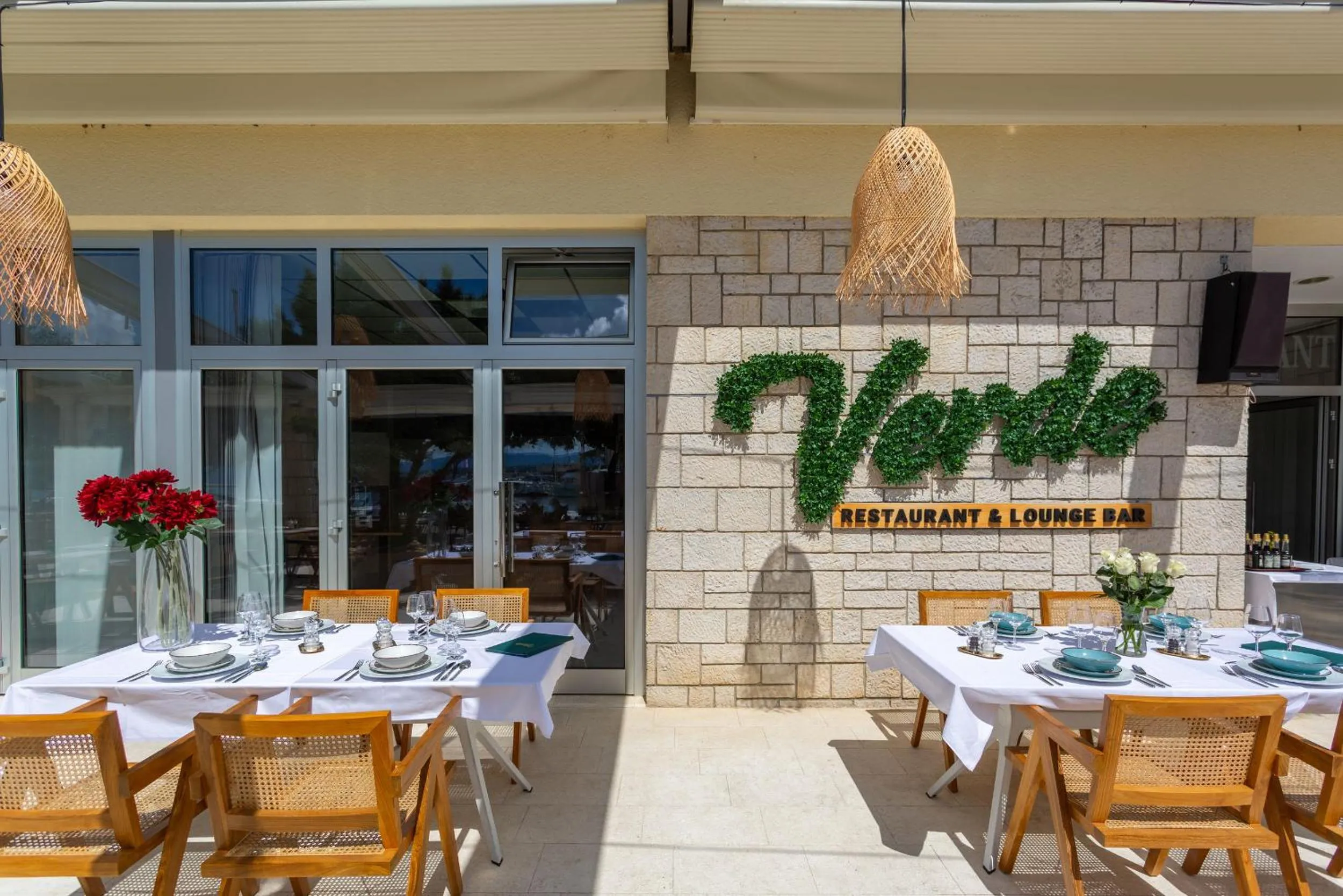 Restaurant/places to eat in Hotel Adria