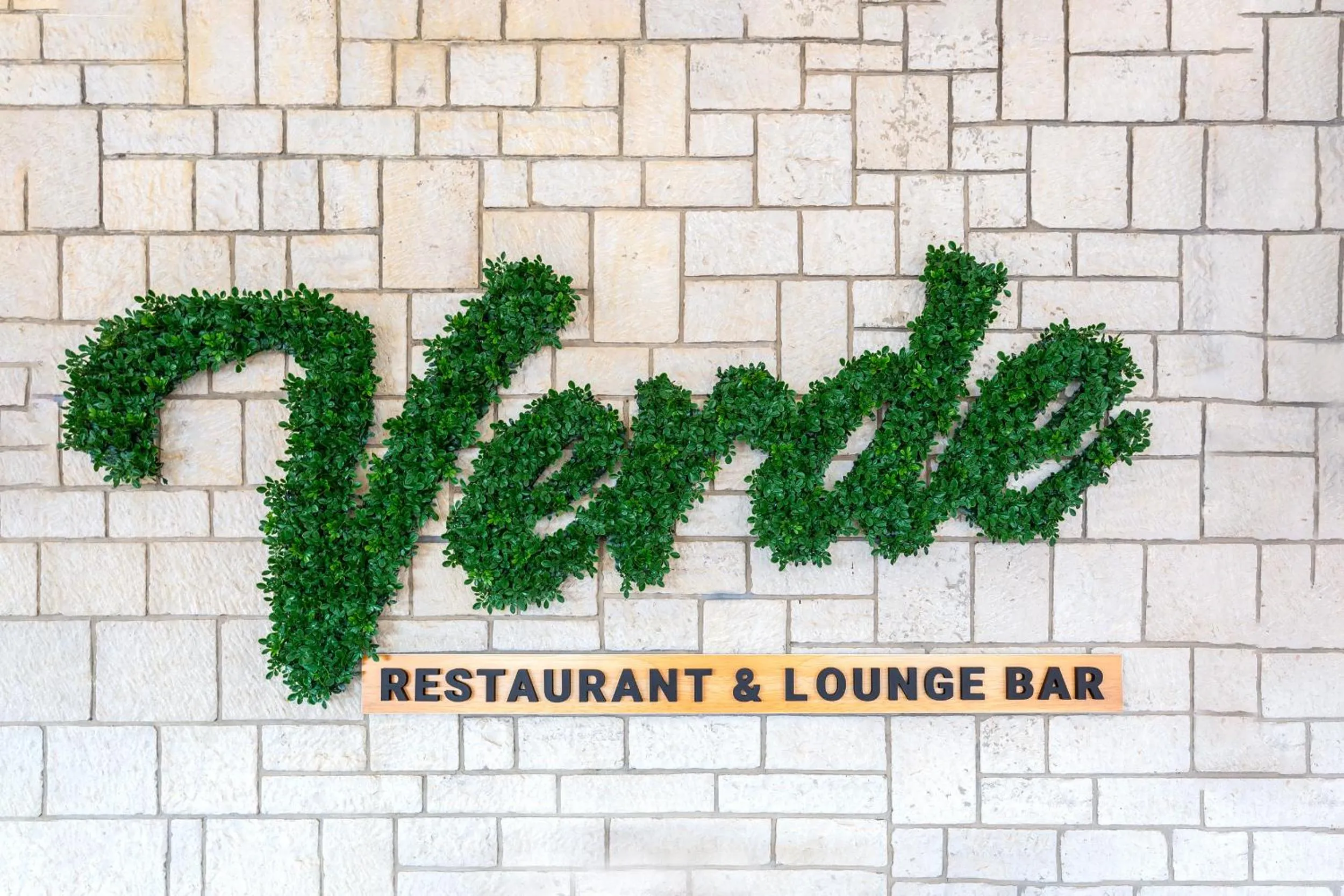 Restaurant/places to eat in Hotel Adria