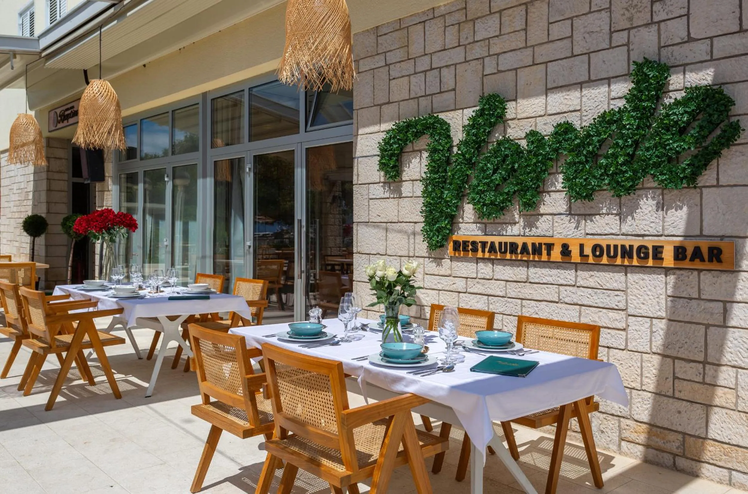 Restaurant/places to eat in Hotel Adria