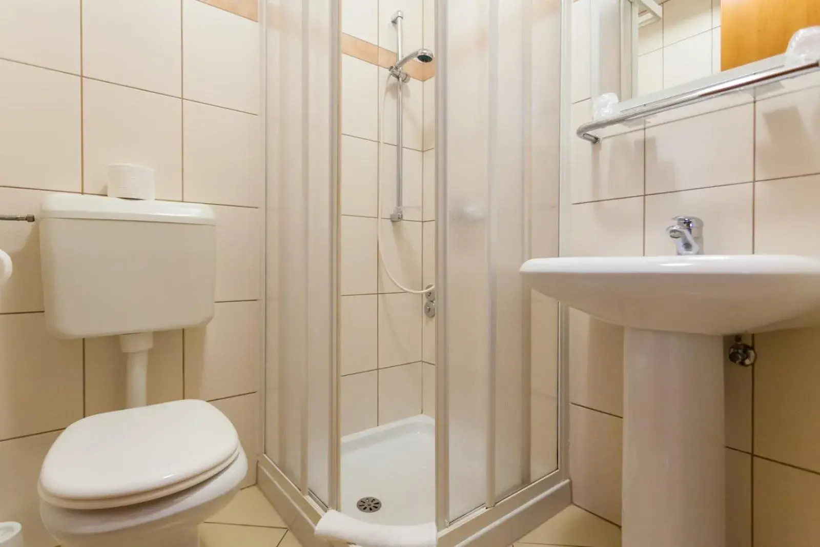 Deluxe Double or Twin Room with Sea View in Hotel Adria Deluxe Double or Twin Room with Sea View in Hotel Adria