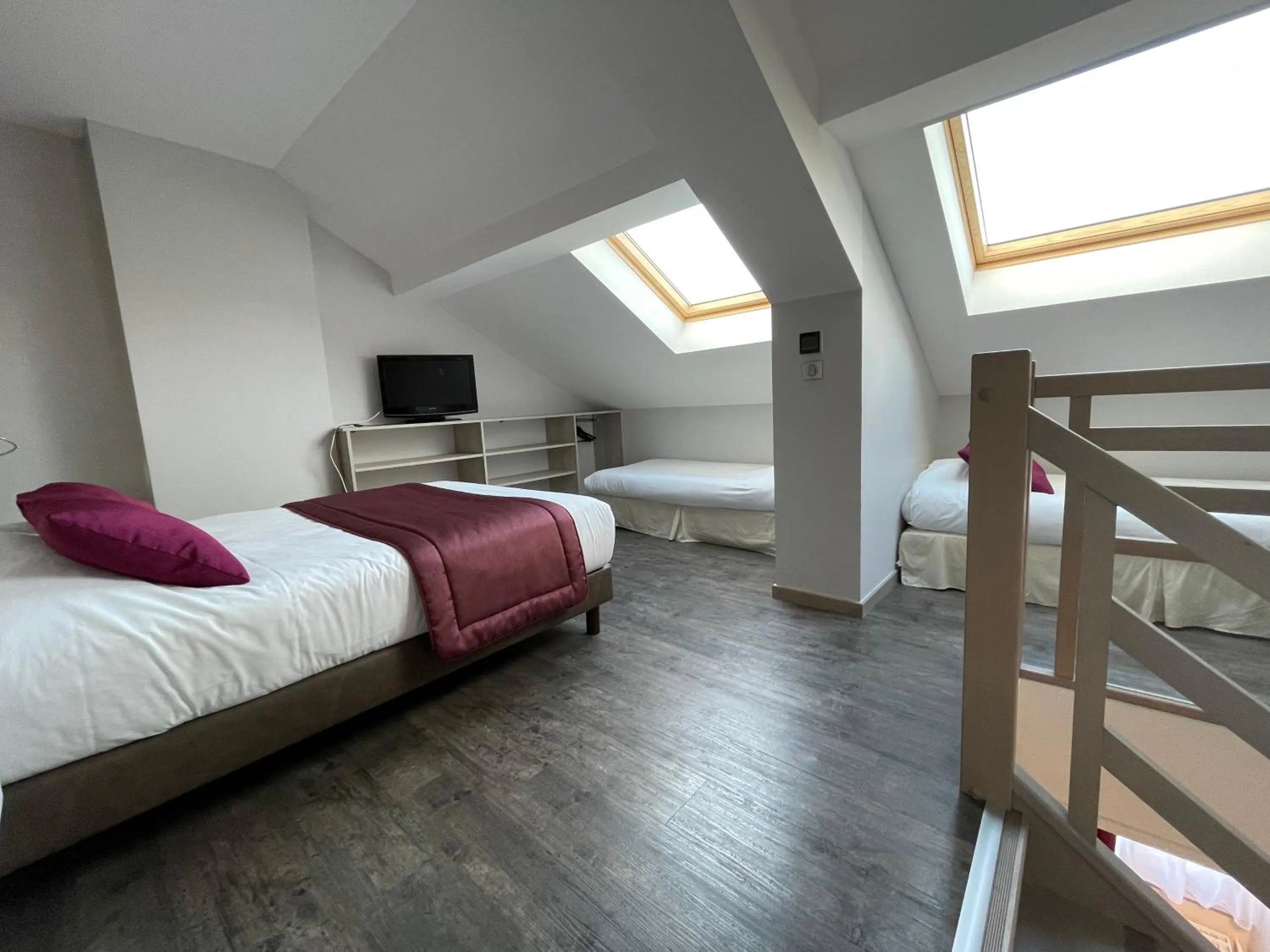 Photo of the whole room, Bed in La Tour D'ivoire