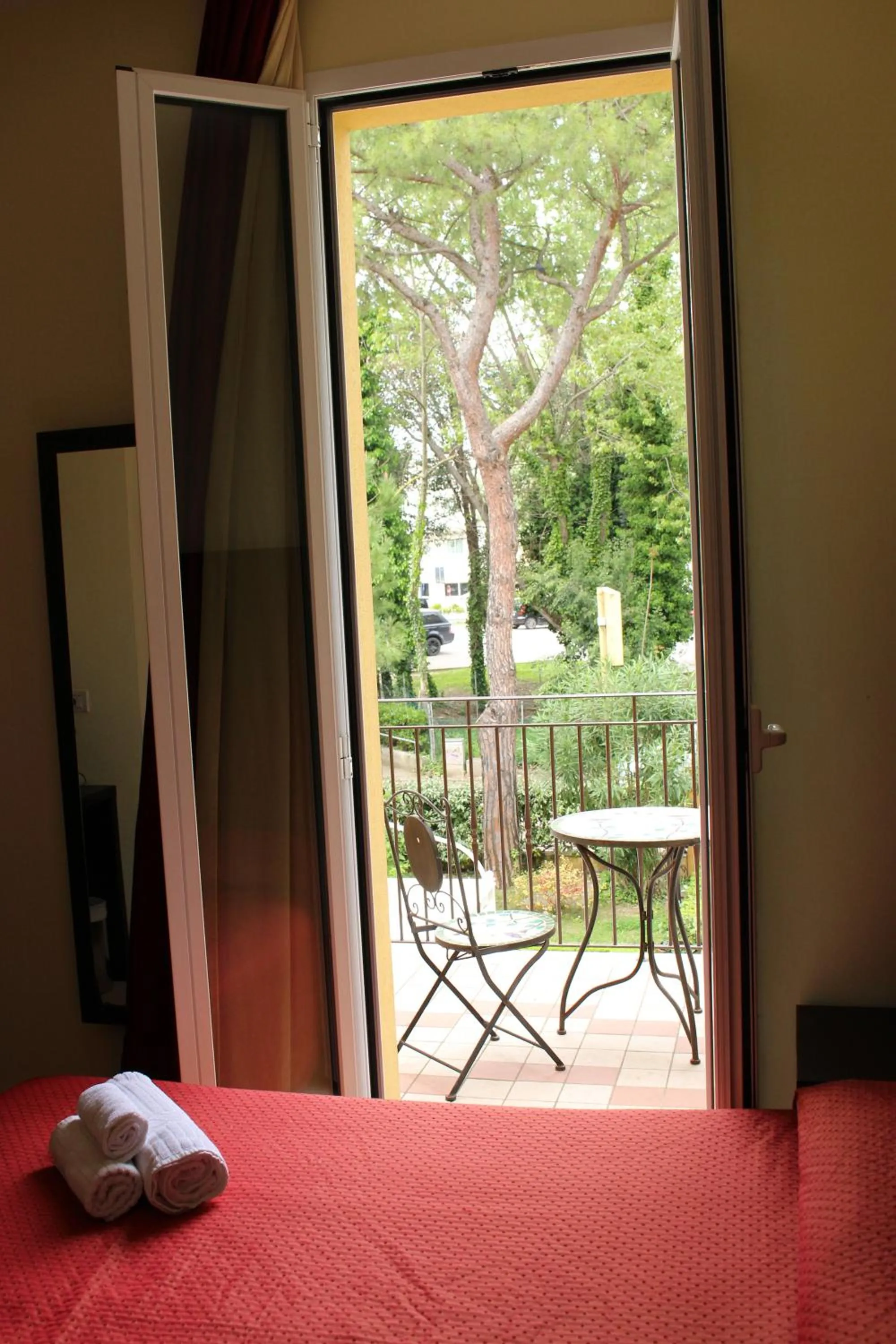 Garden in Hotel Alibi