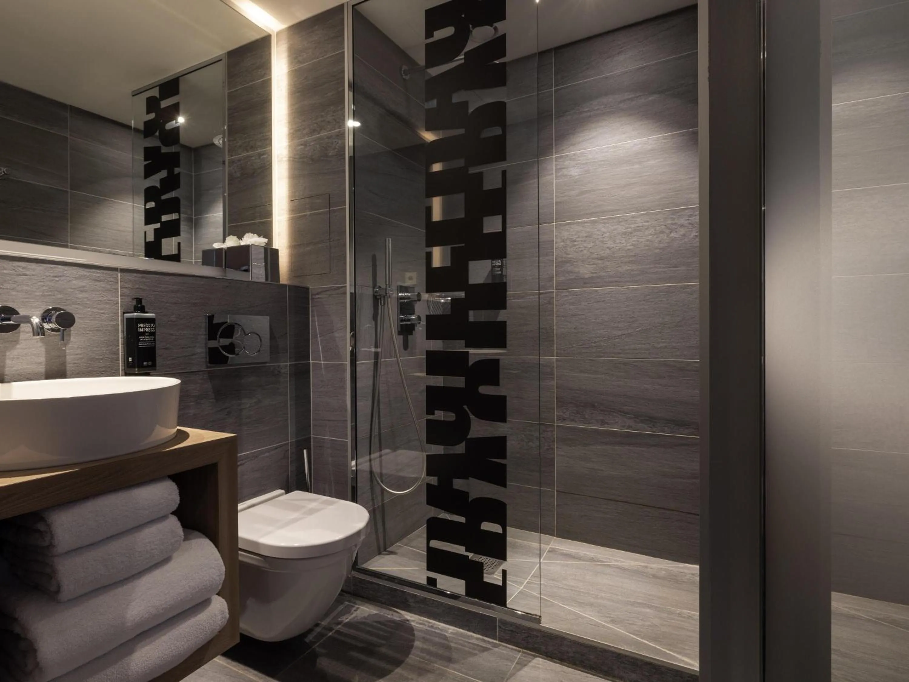 Bedroom in ibis Styles Bourg La Reine