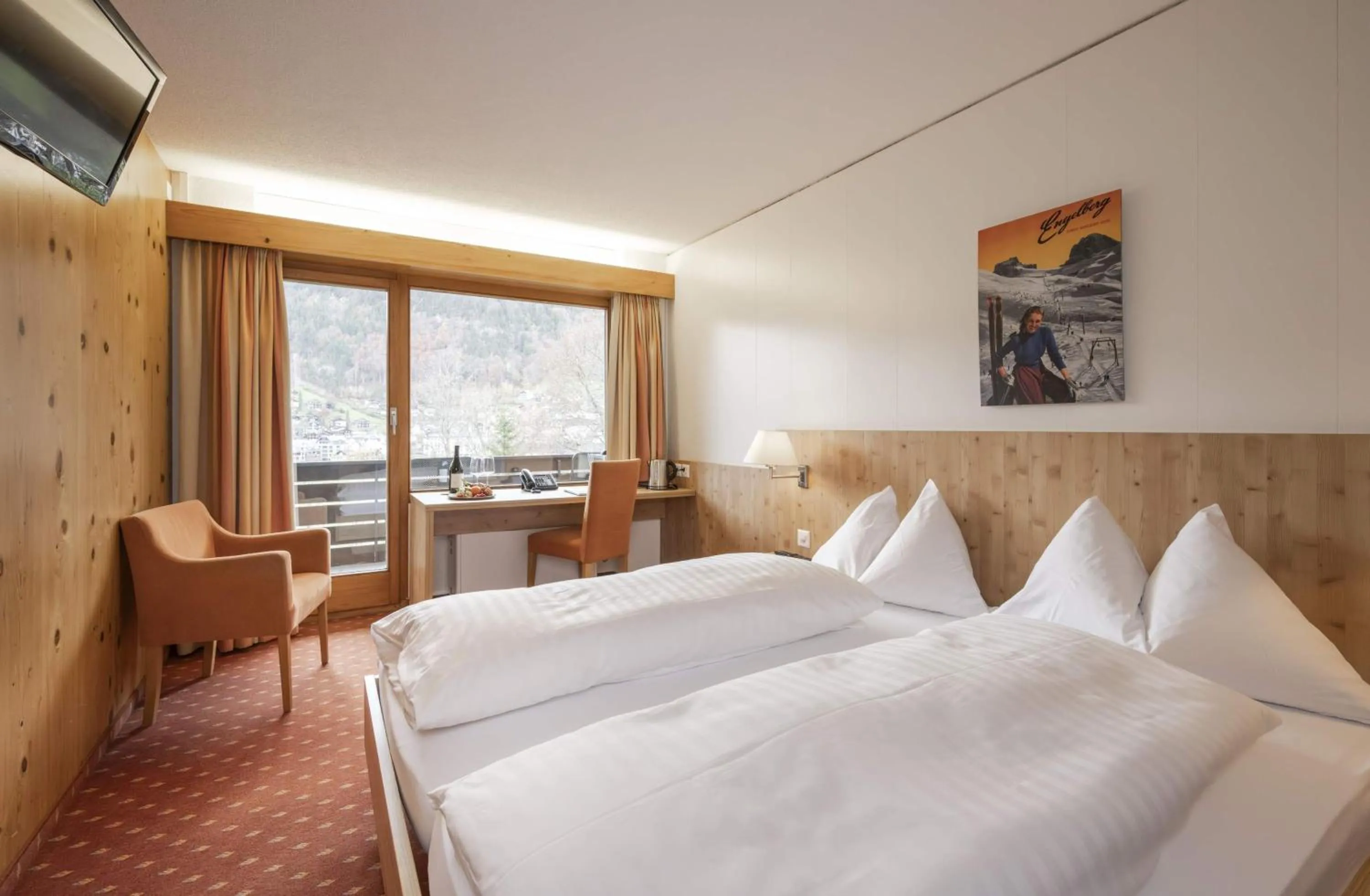 Balcony/Terrace, Bed in Hotel Restaurant Bänklialp