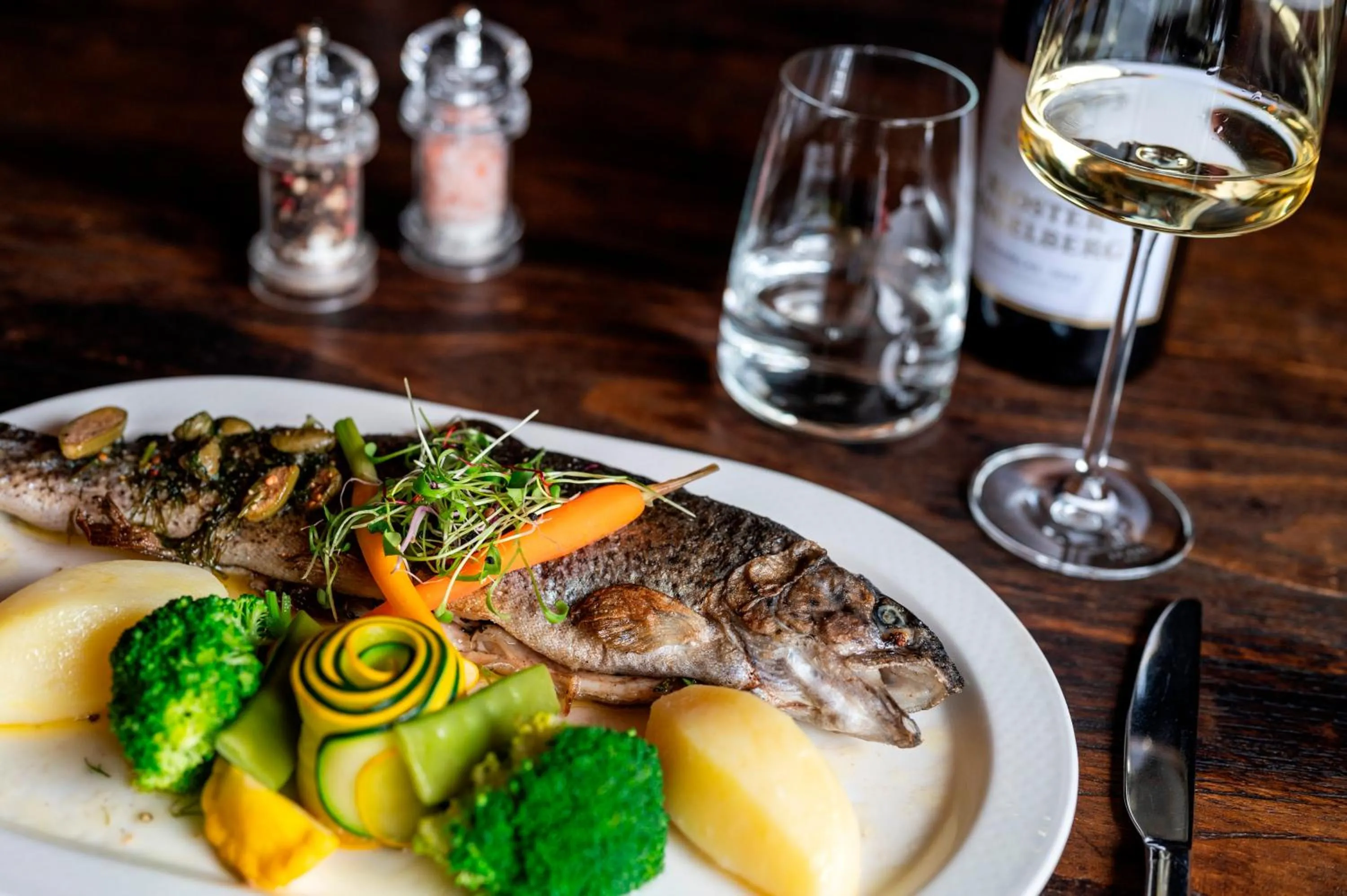 Restaurant/places to eat in Hotel Restaurant Bänklialp