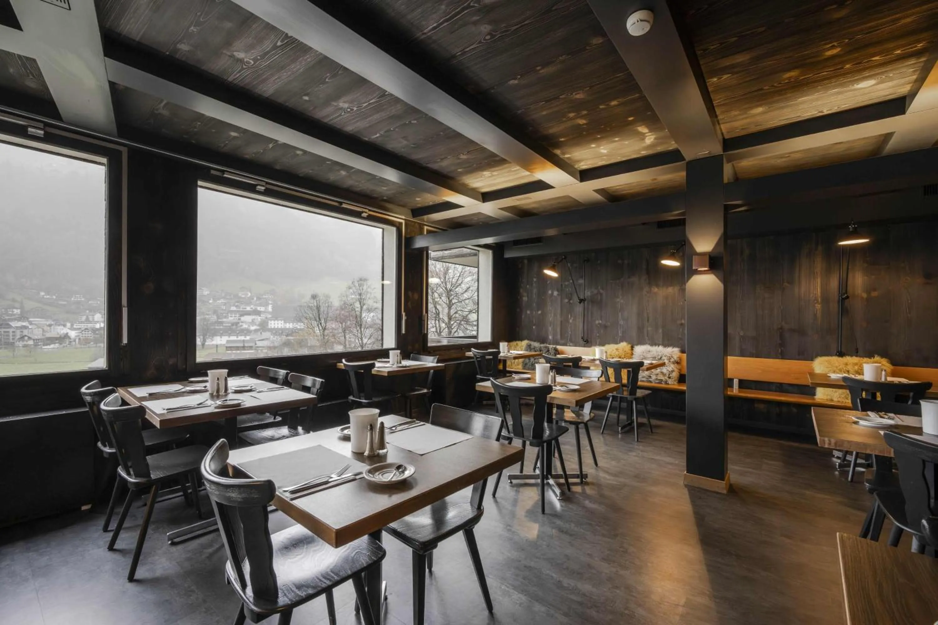 Restaurant/places to eat in Hotel Restaurant Bänklialp