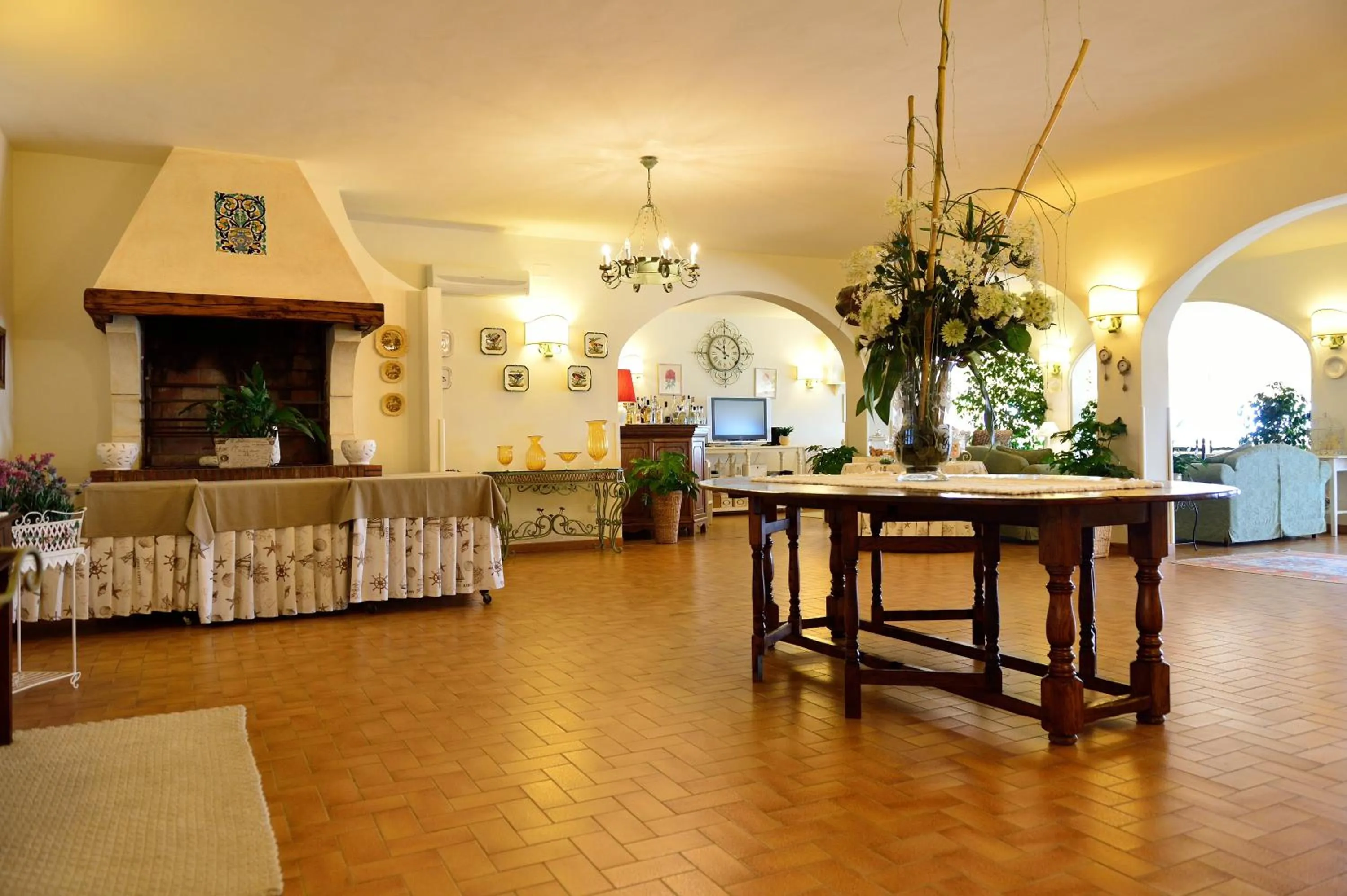 Communal lounge/ TV room in Hotel Acquasanta