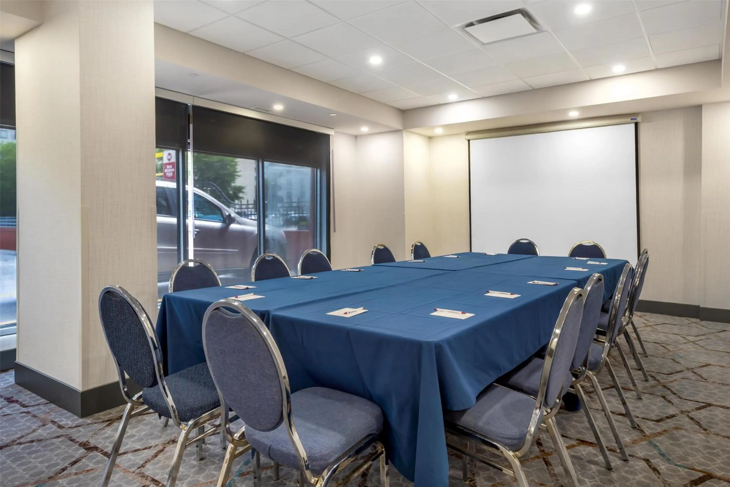 Meeting/conference room in Best Western Plus Suites Downtown Calgary