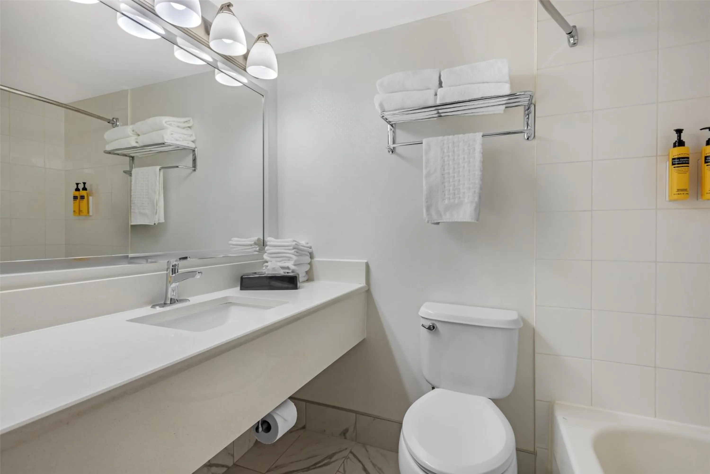 Bathroom in Best Western Plus Suites Downtown Calgary