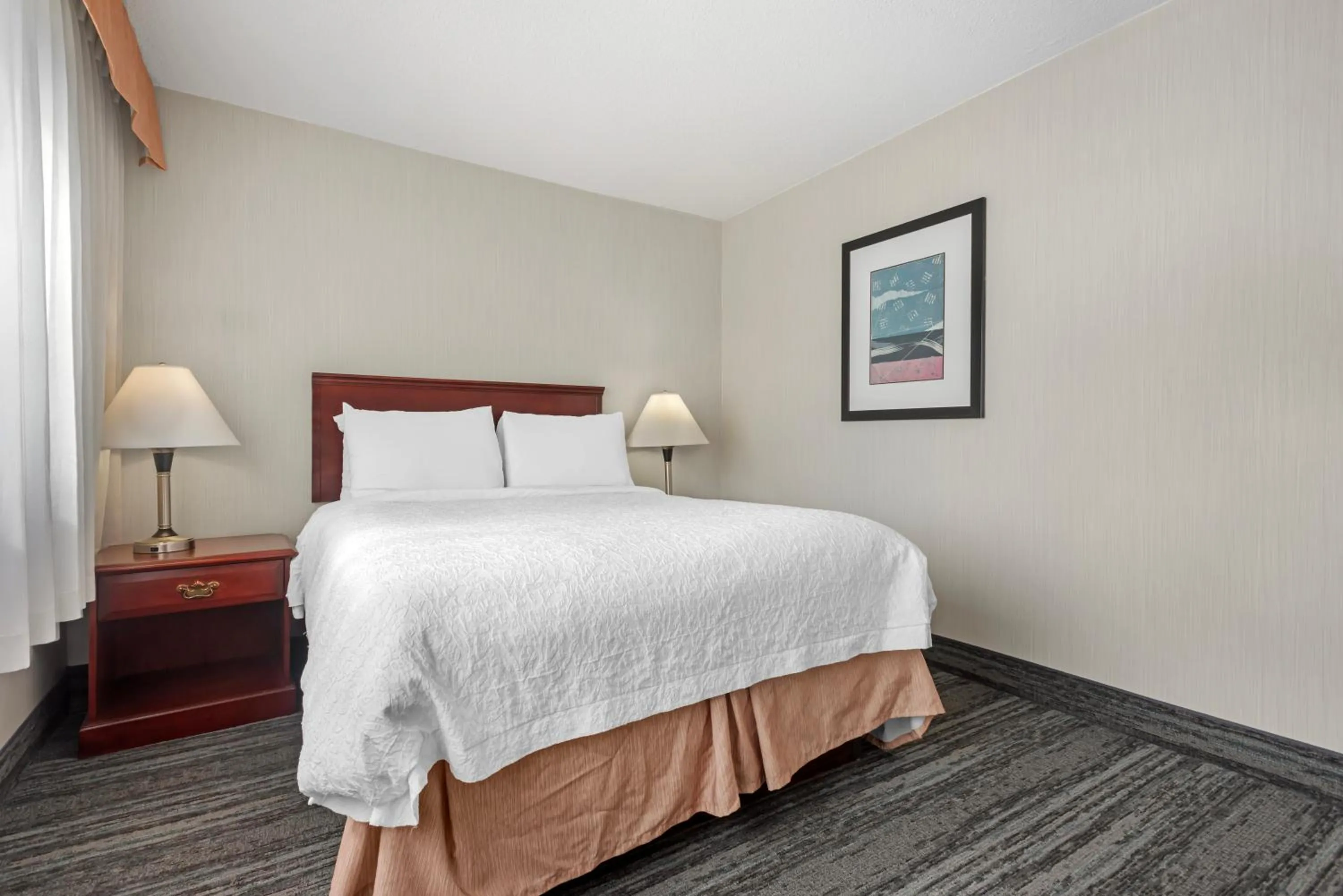 Bedroom, Bed in Best Western Plus Suites Downtown Calgary