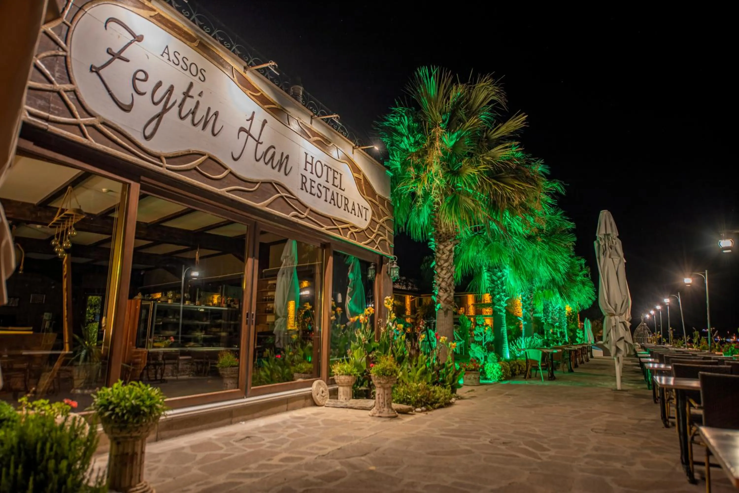 Restaurant/places to eat in Assos Zeyti̇n Han Special Class Hotel Adults only 12