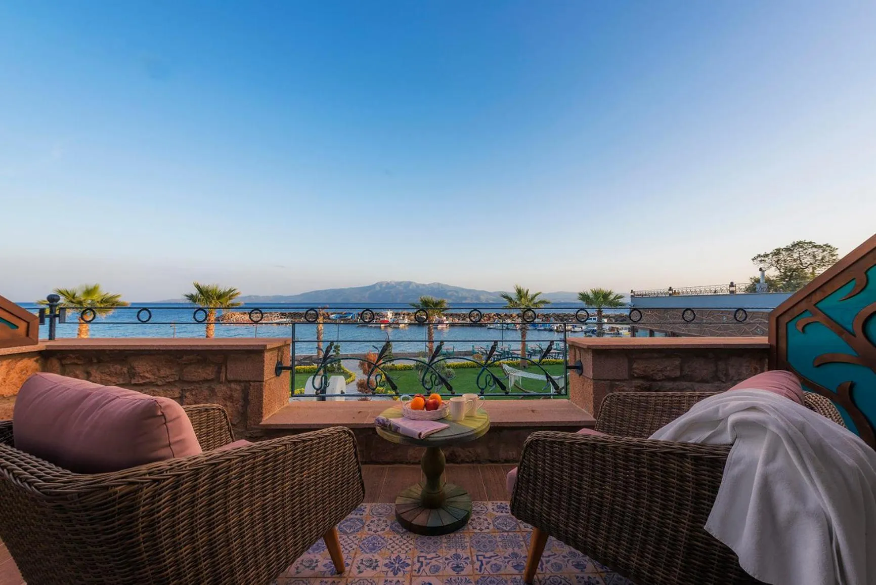 Balcony/Terrace in Assos Zeyti̇n Han Special Class Hotel Adults only 12