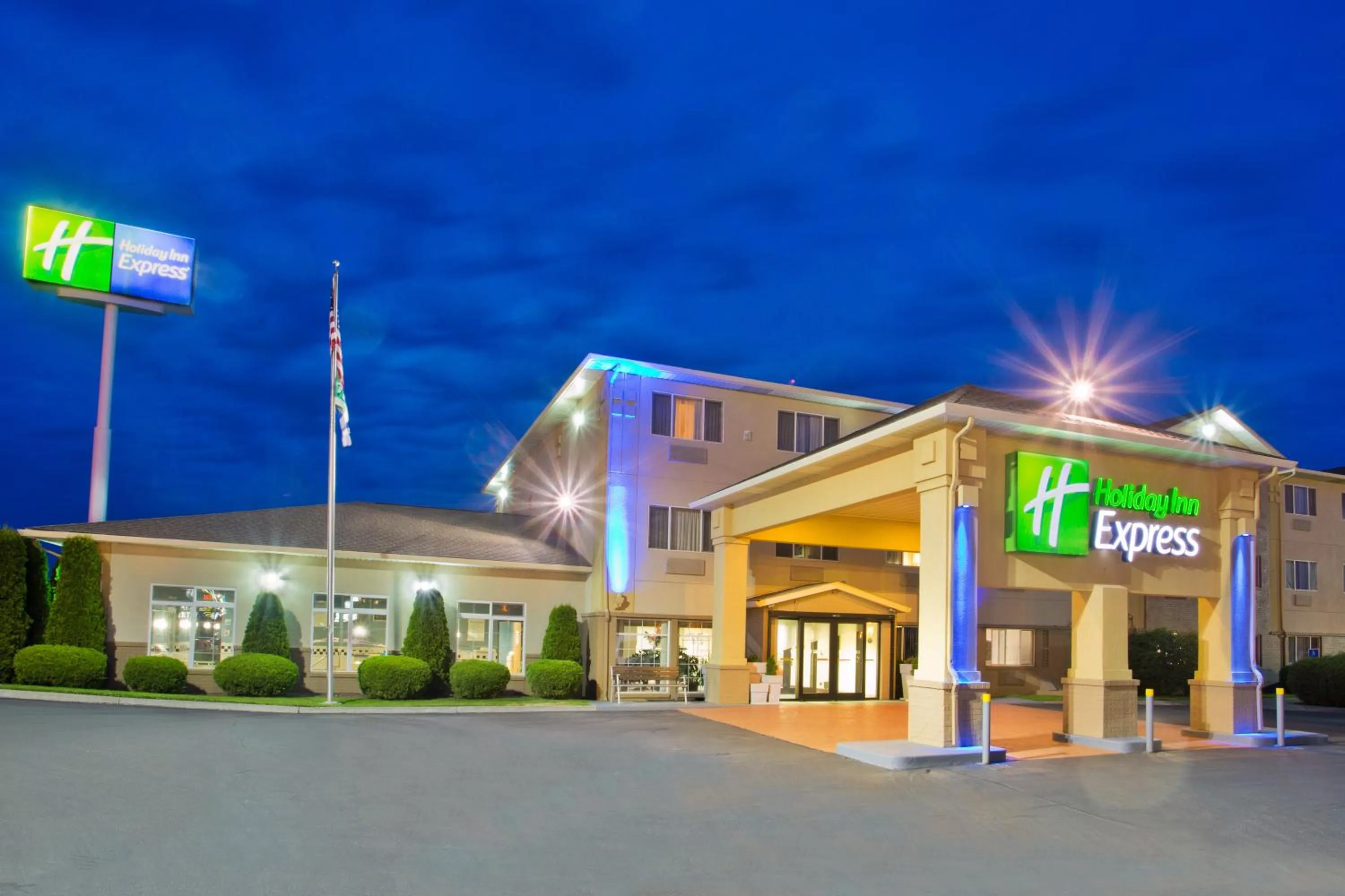 Property building in Holiday Inn Express Pendleton by IHG
