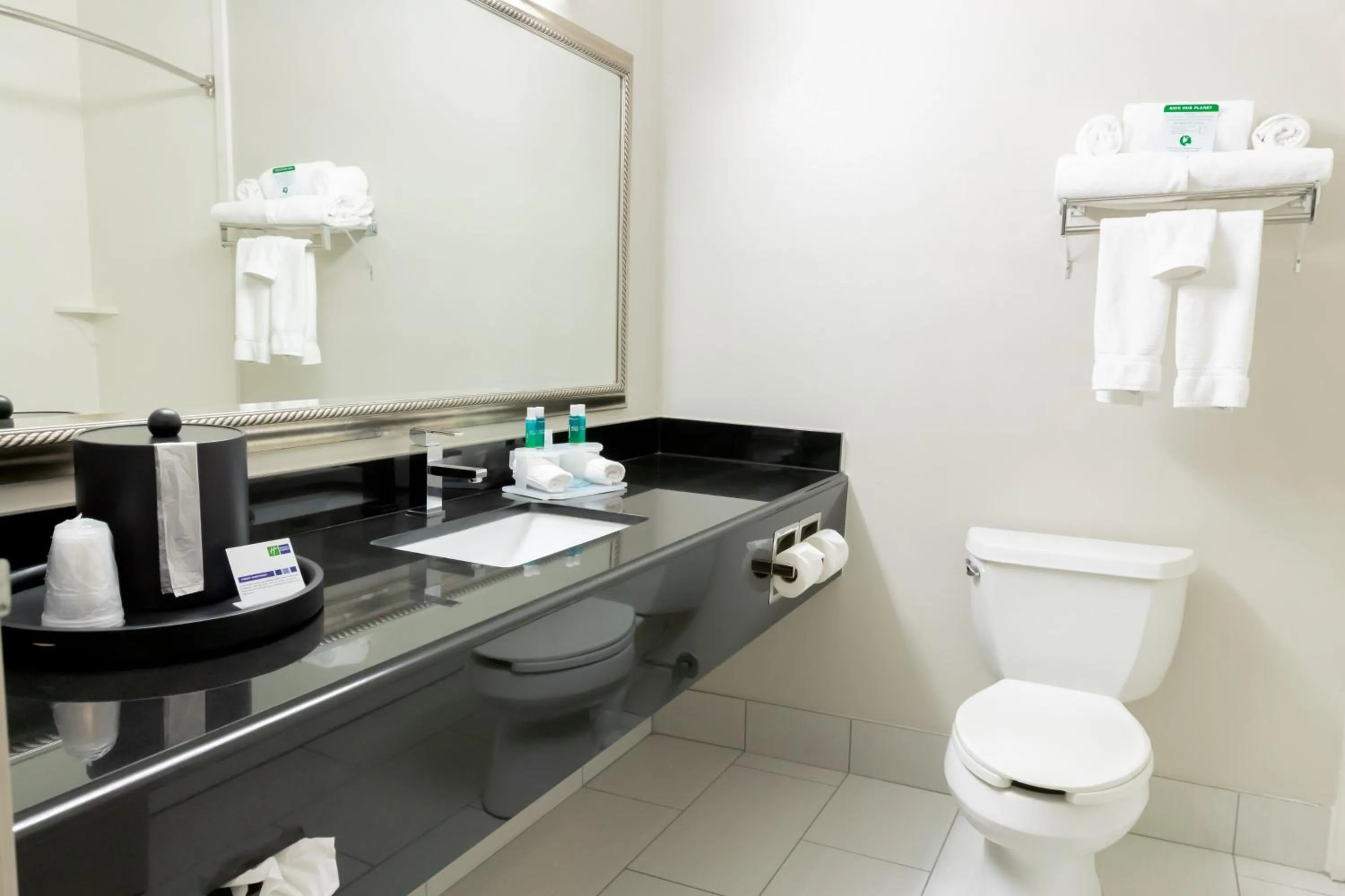 Photo of the whole room in Holiday Inn Express Pendleton by IHG