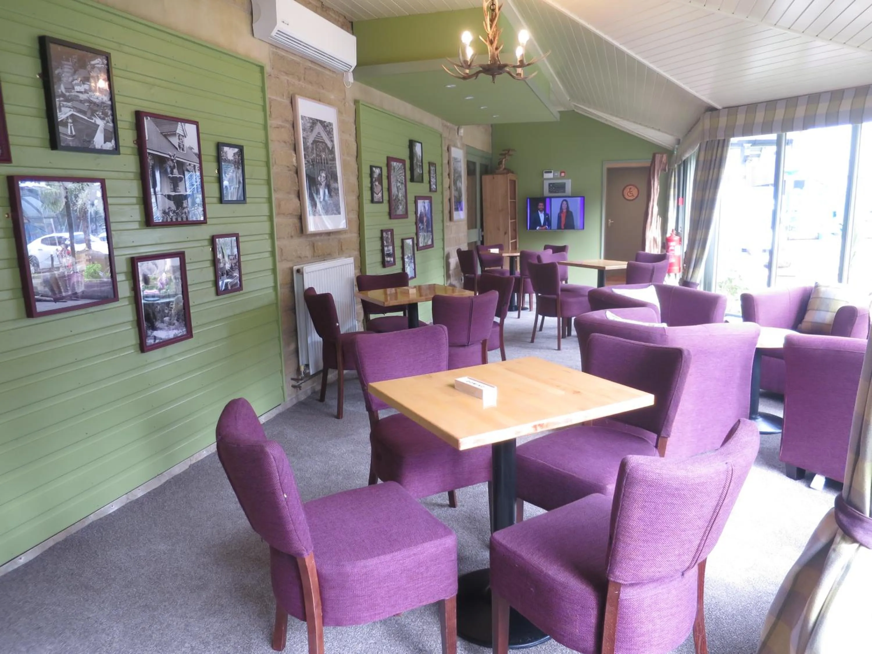 Lounge or bar in Explorers Retreat Matlock Bath