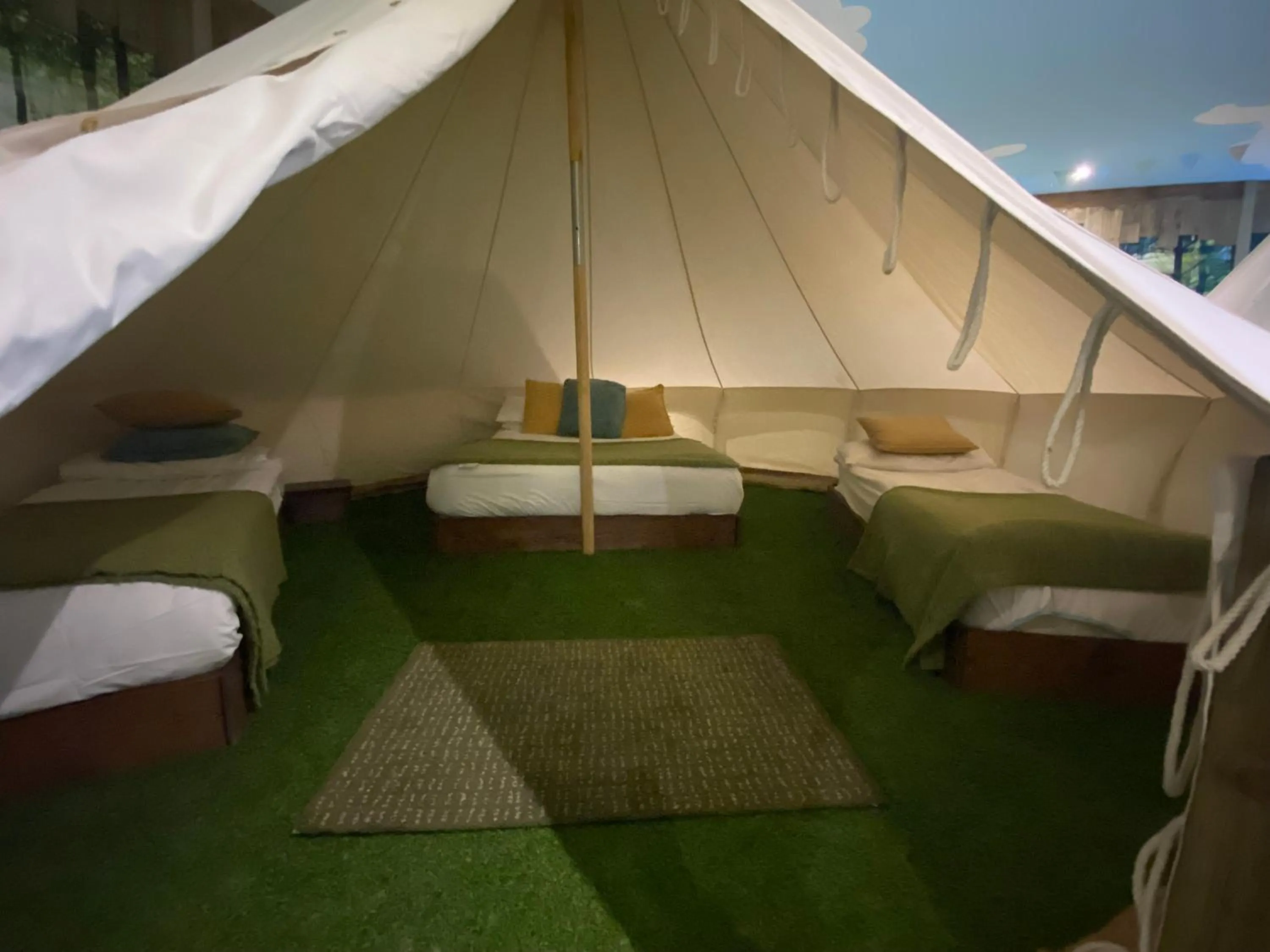 Bedroom, Bed in Explorers Retreat Matlock Bath