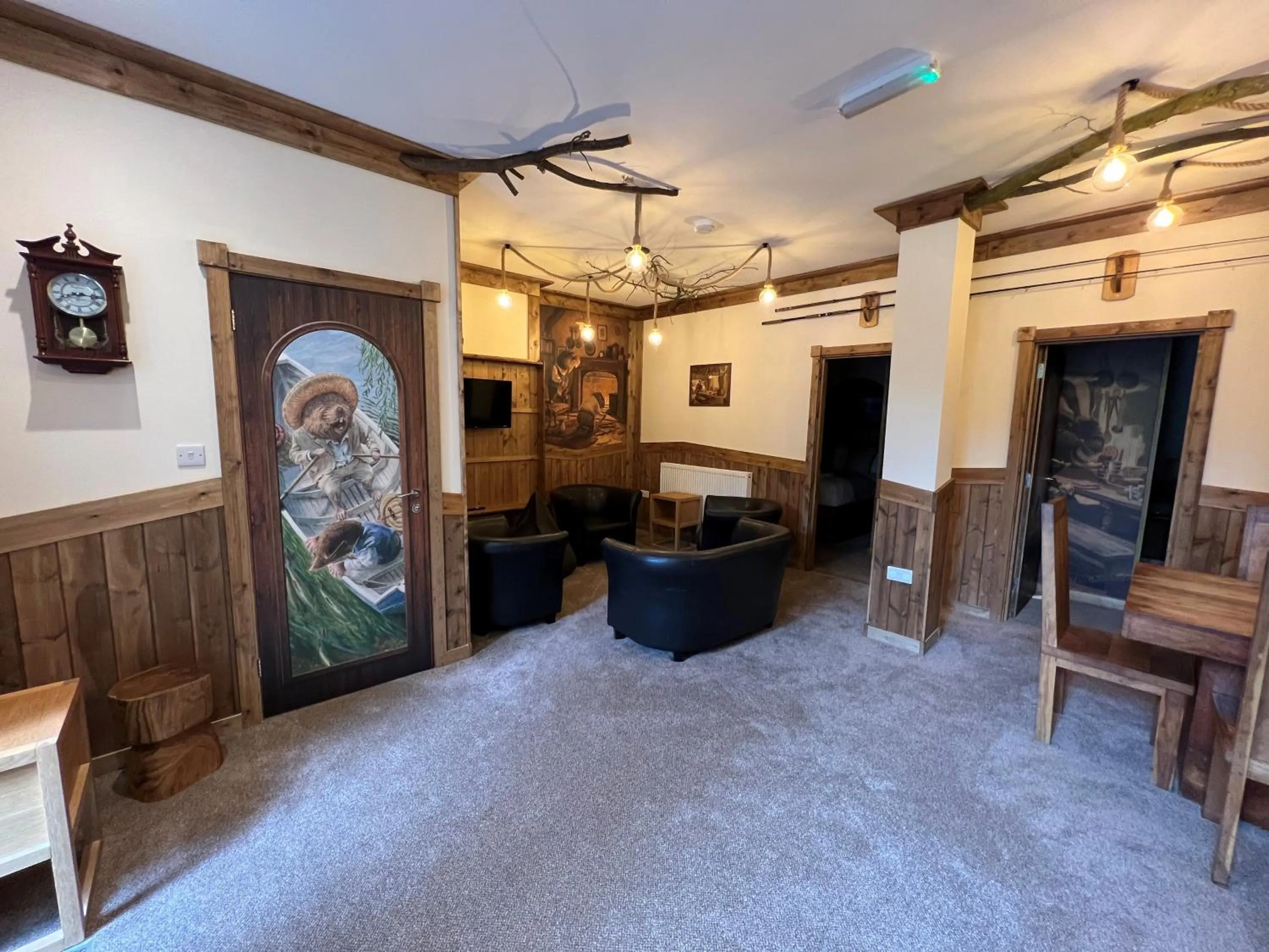 Seating area in Explorers Retreat Matlock Bath