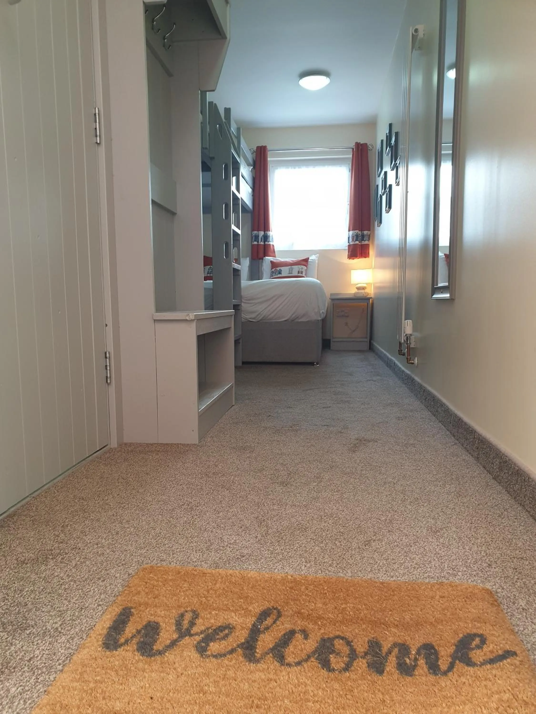 Photo of the whole room, Bed in Explorers Retreat Matlock Bath