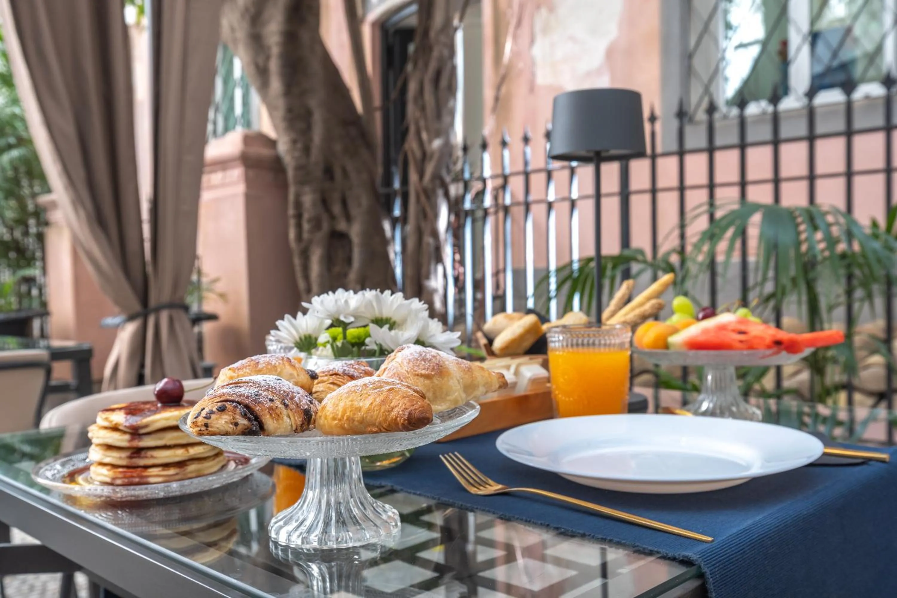 Breakfast in L' Hôtellerie Easy Suites