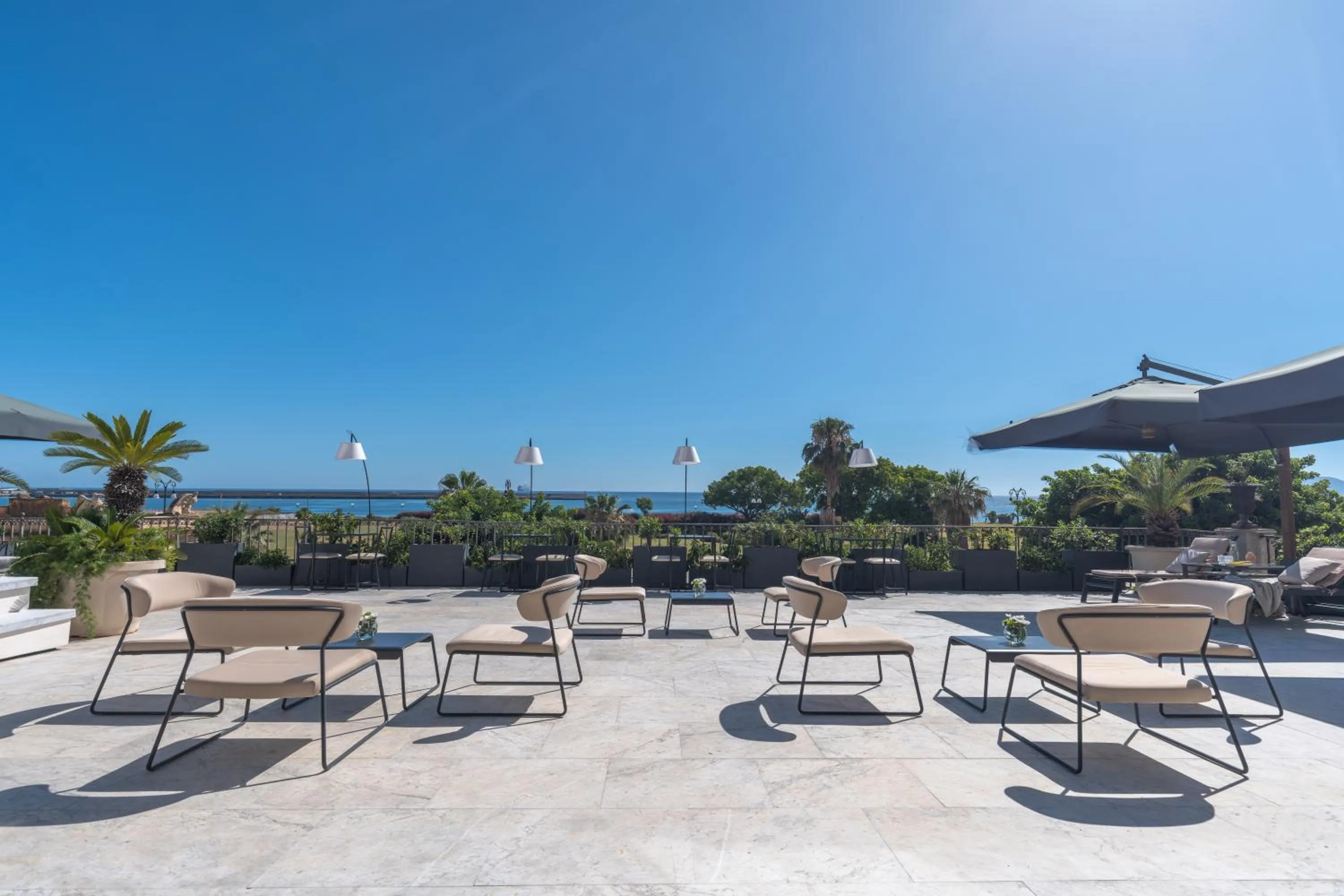 Balcony/Terrace in L' Hôtellerie Easy Suites