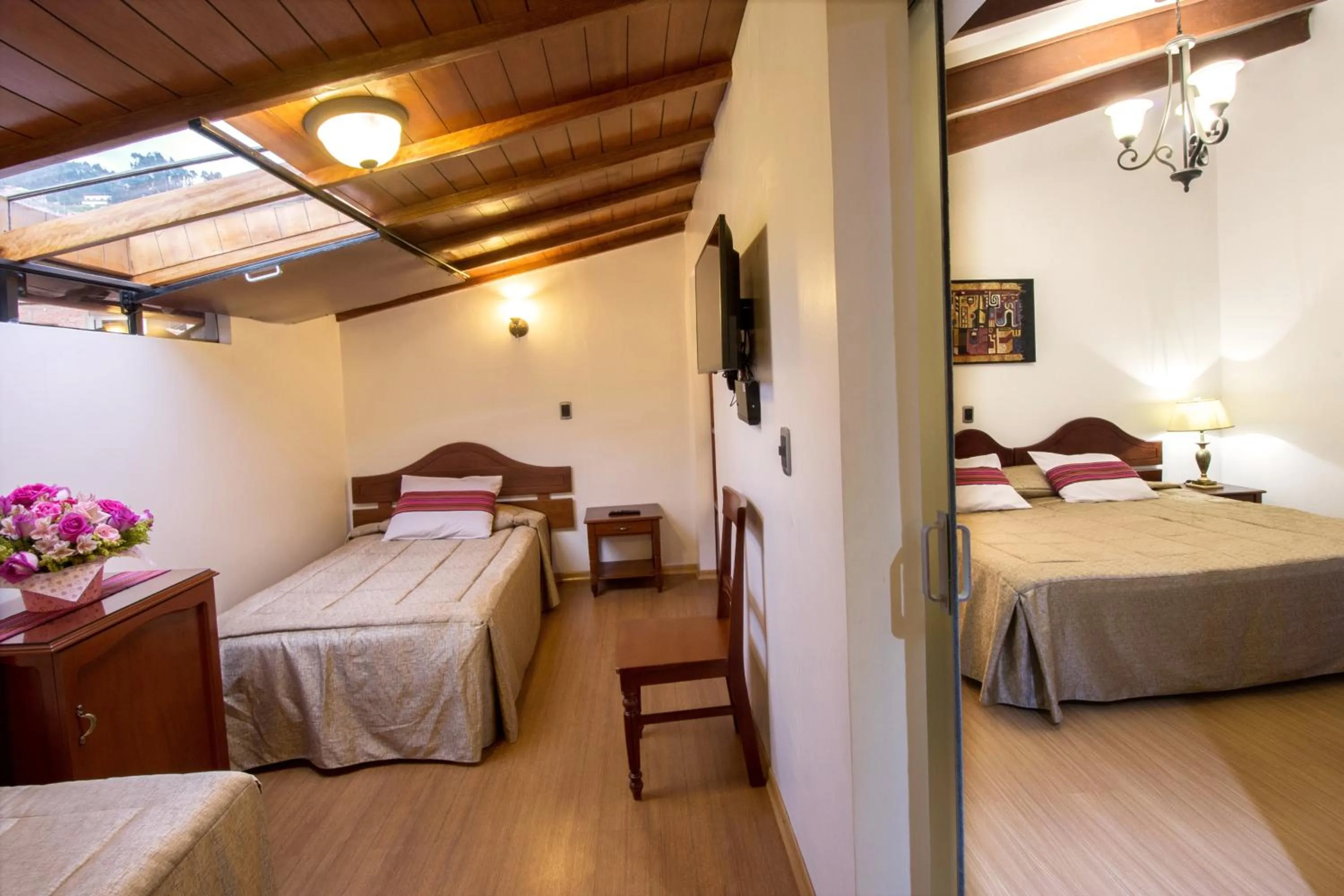 Bathroom, Bed in Hotel Ruinas