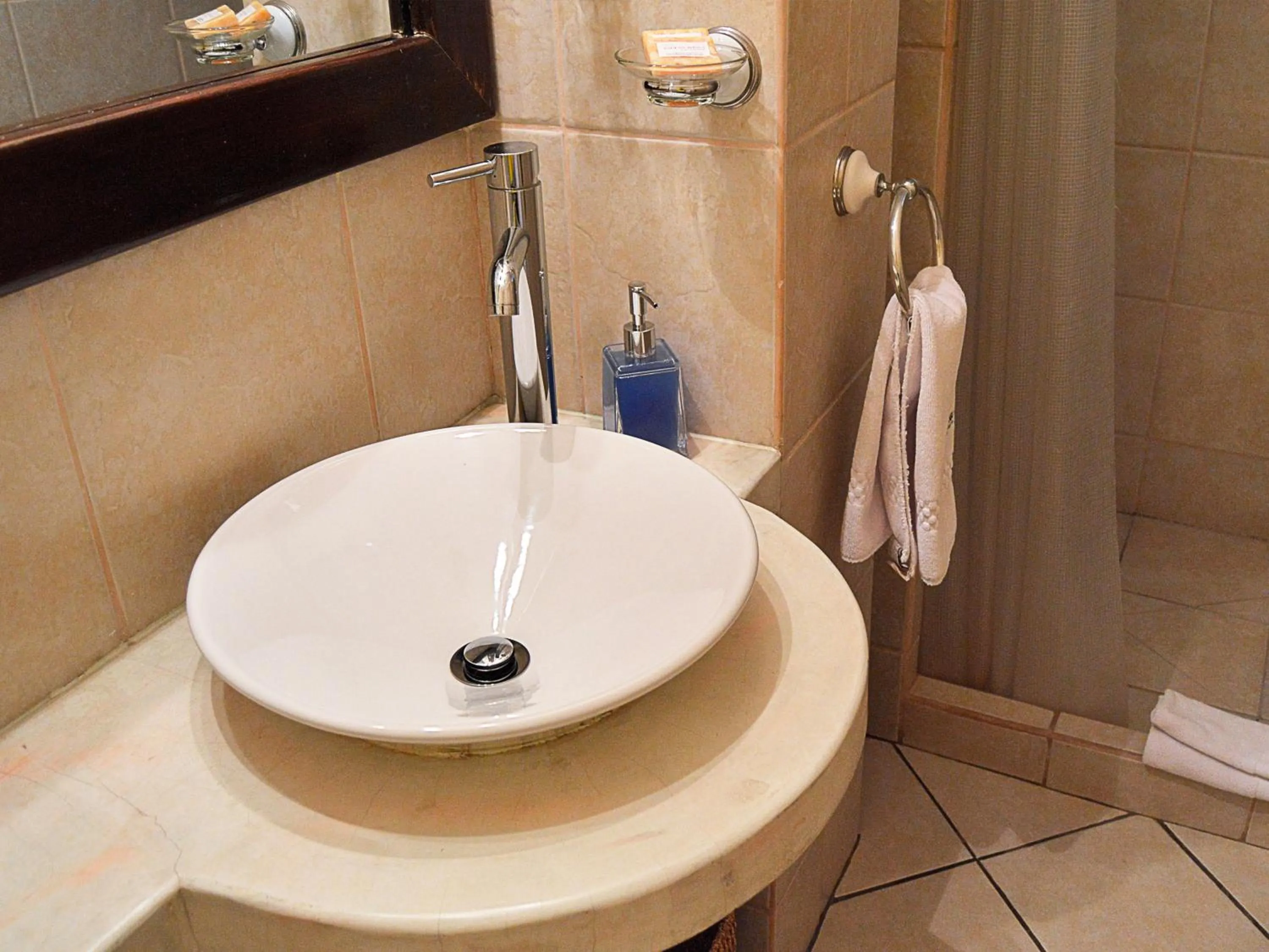 Toilet, Bathroom in Andean Wings Boutique Hotel