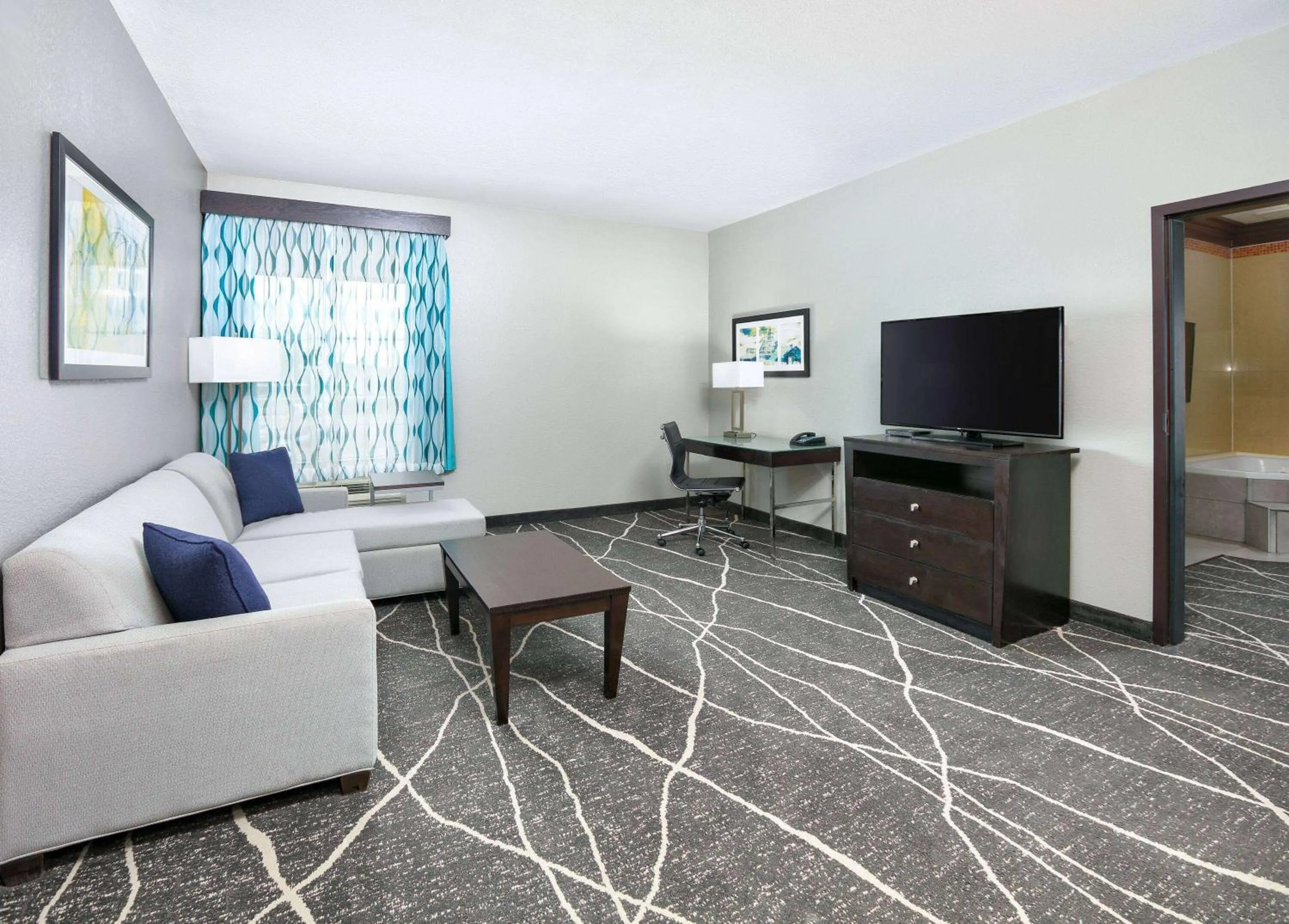 Bed in La Quinta by Wyndham Little Rock - Bryant