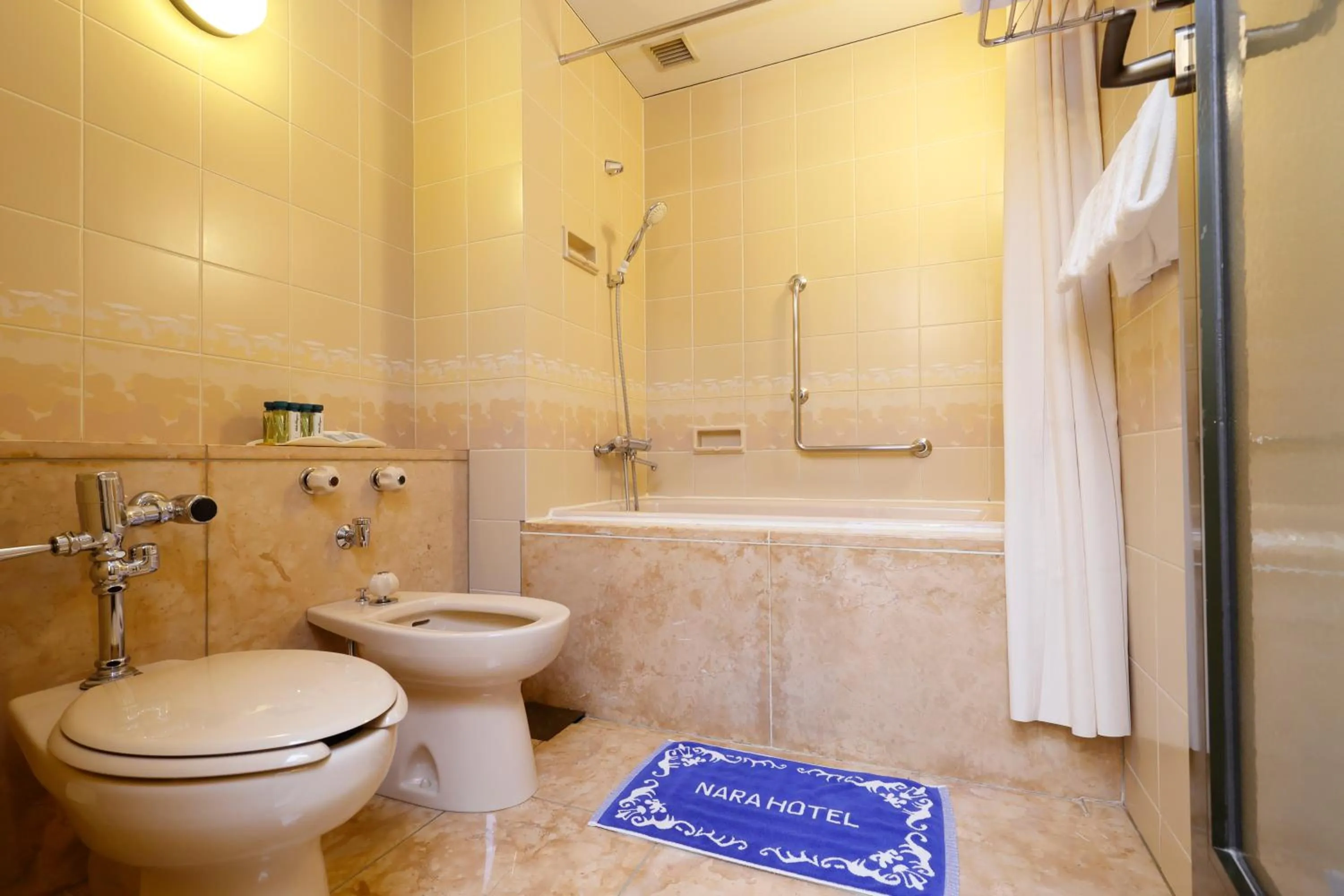 Toilet in Nara Hotel