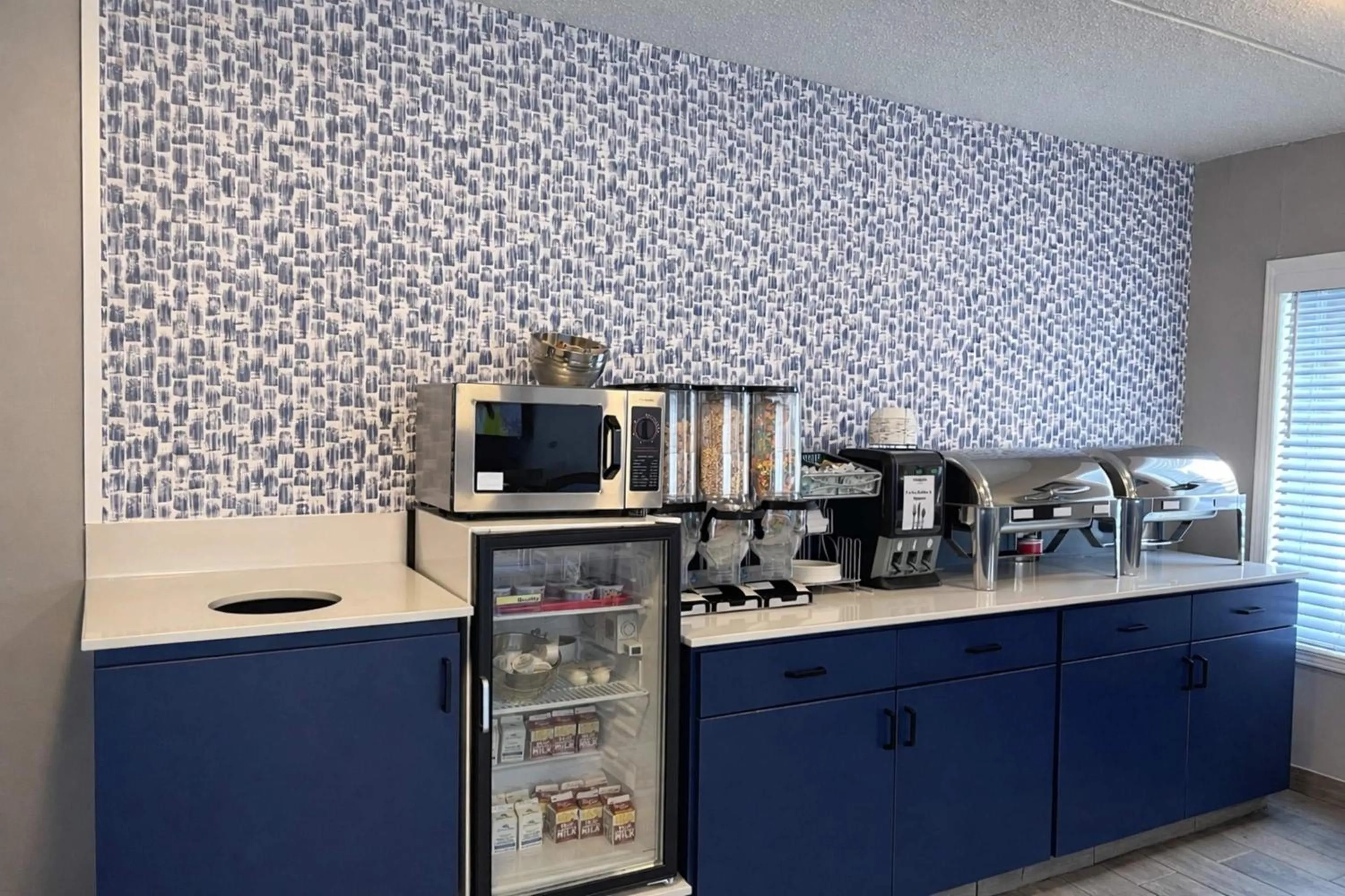 Breakfast in AmericInn by Wyndham Baxter Brainerd