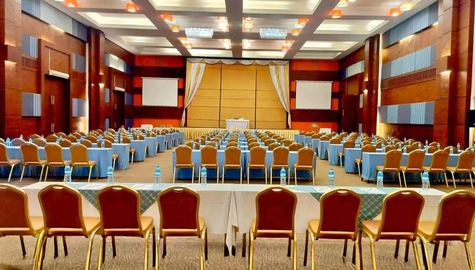 Meeting/conference room in Royal Phala Cliff Beach Resort