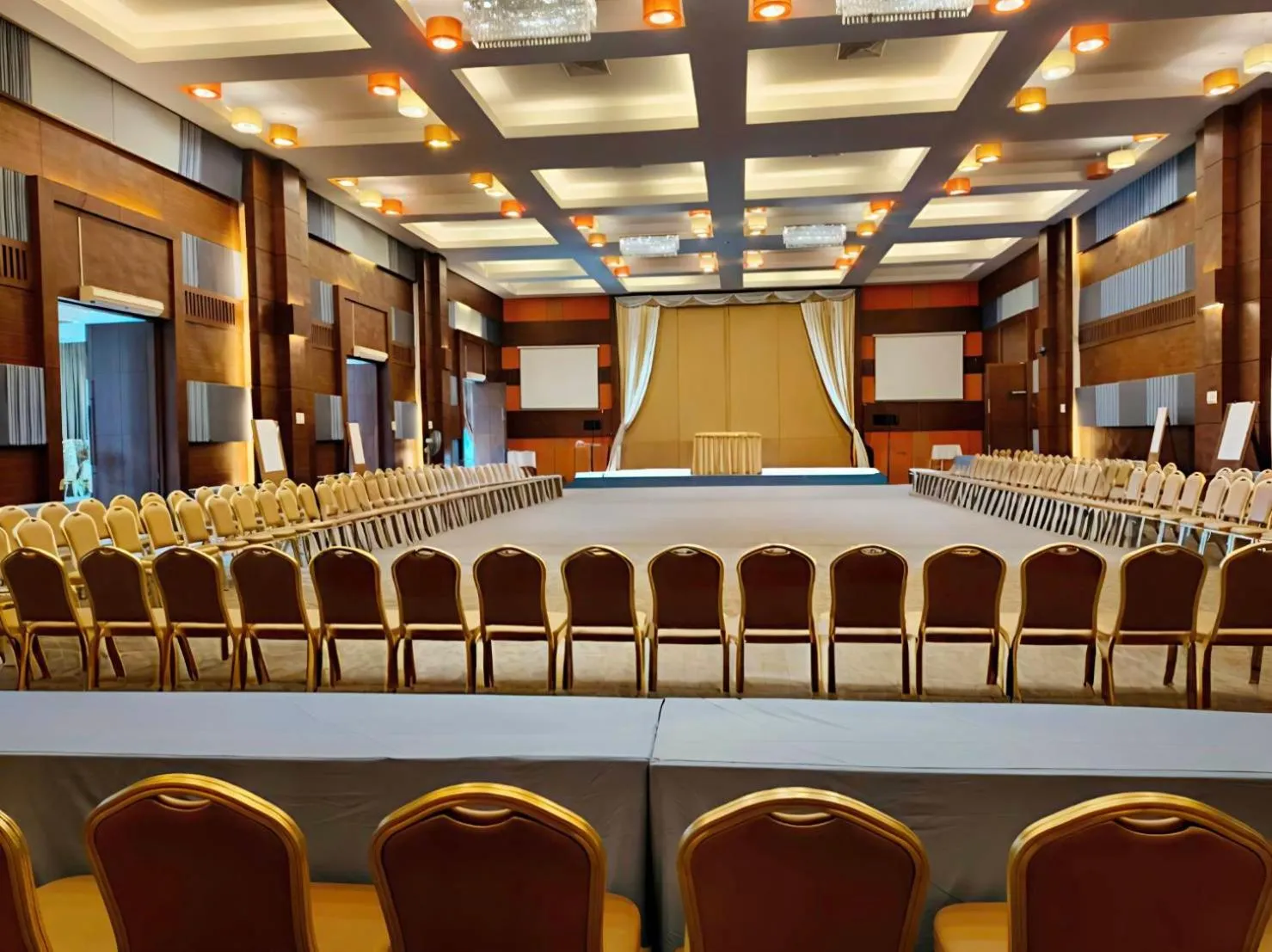 Meeting/conference room in Royal Phala Cliff Beach Resort