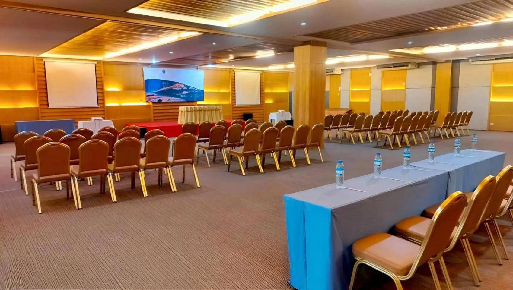Meeting/conference room in Royal Phala Cliff Beach Resort