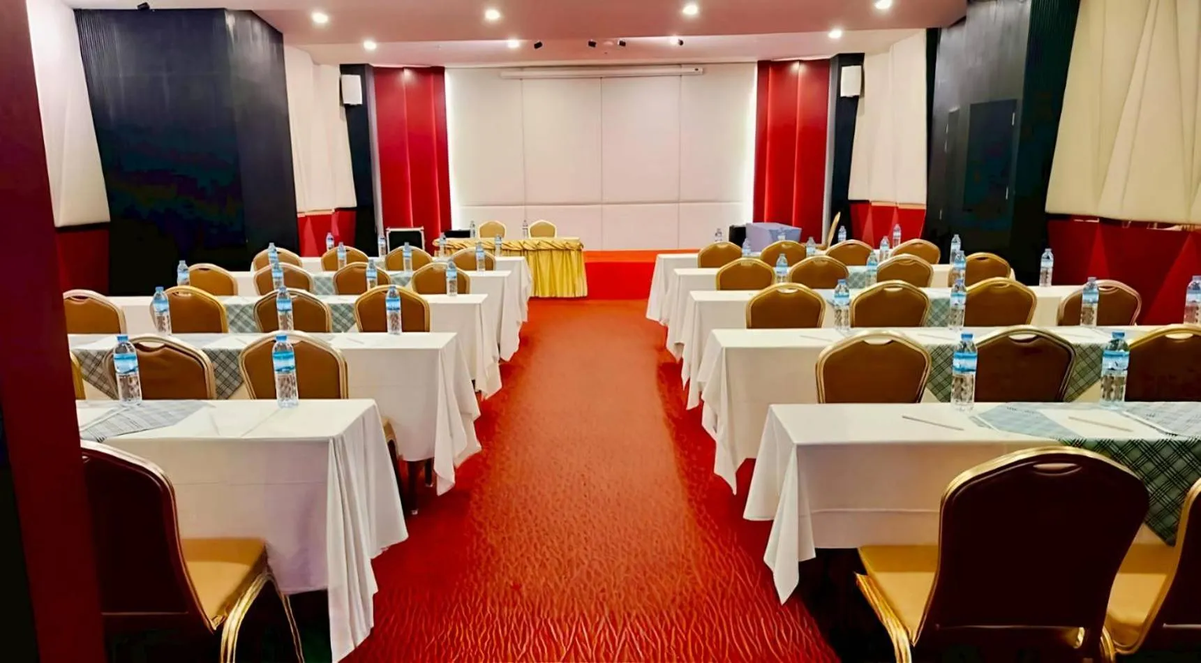 Meeting/conference room in Royal Phala Cliff Beach Resort