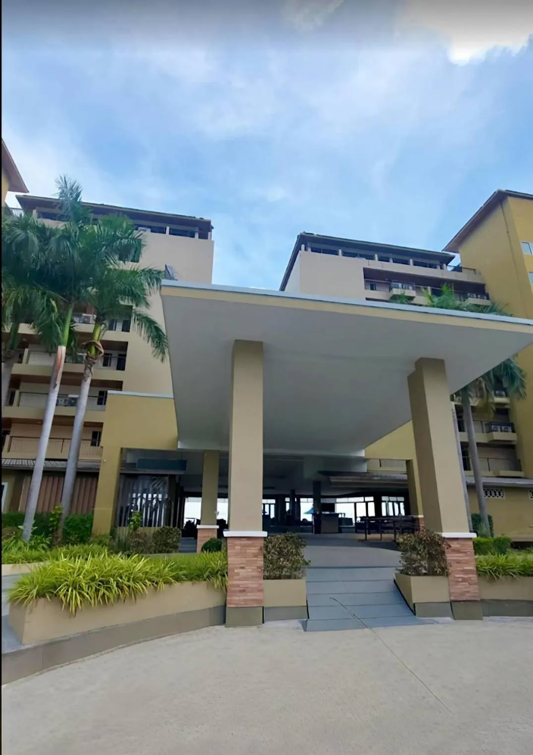 Facade/entrance in Royal Phala Cliff Beach Resort