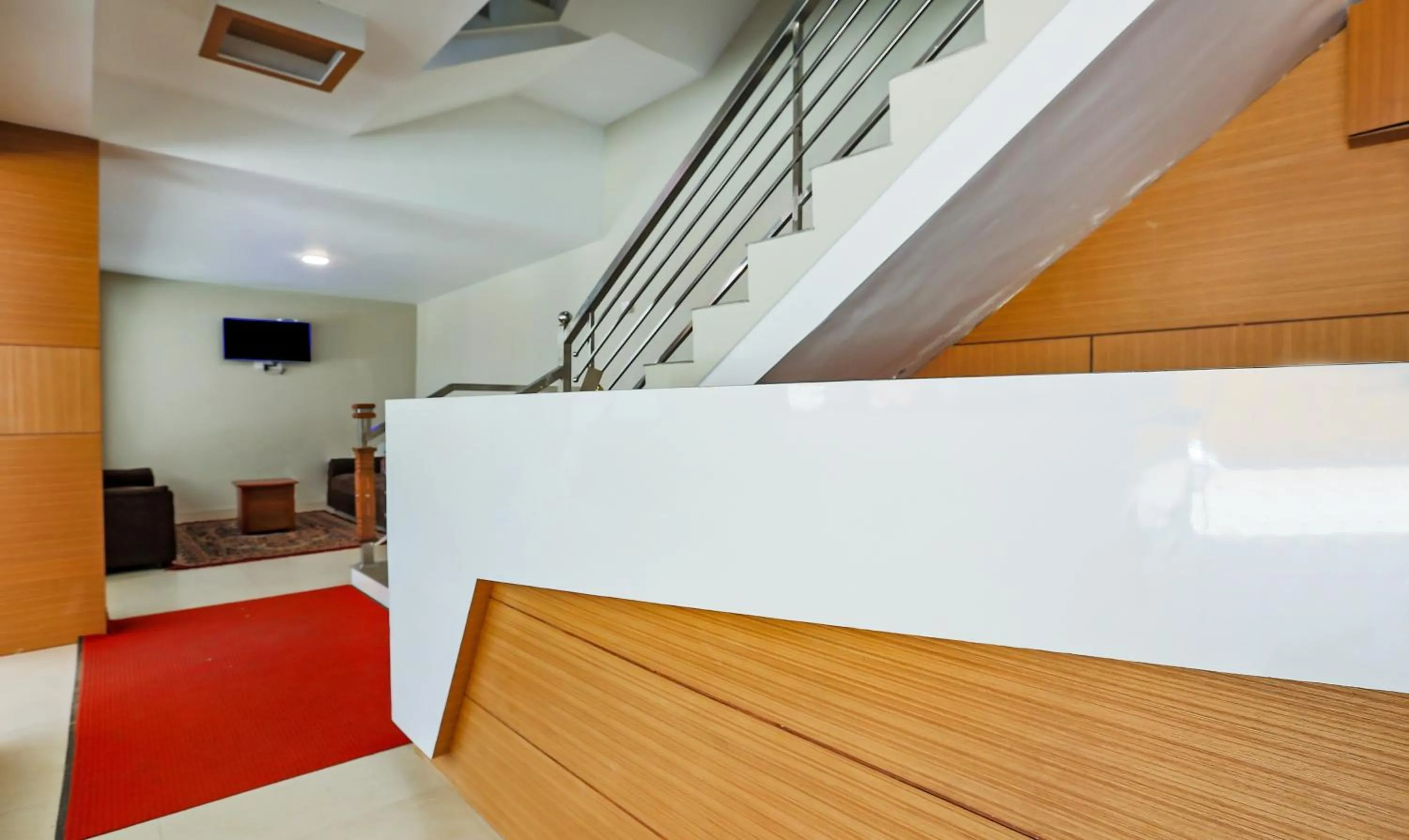 Lobby or reception in Itsy Hotels Kottaram Residency, 10 Mins To Botanical Garden
