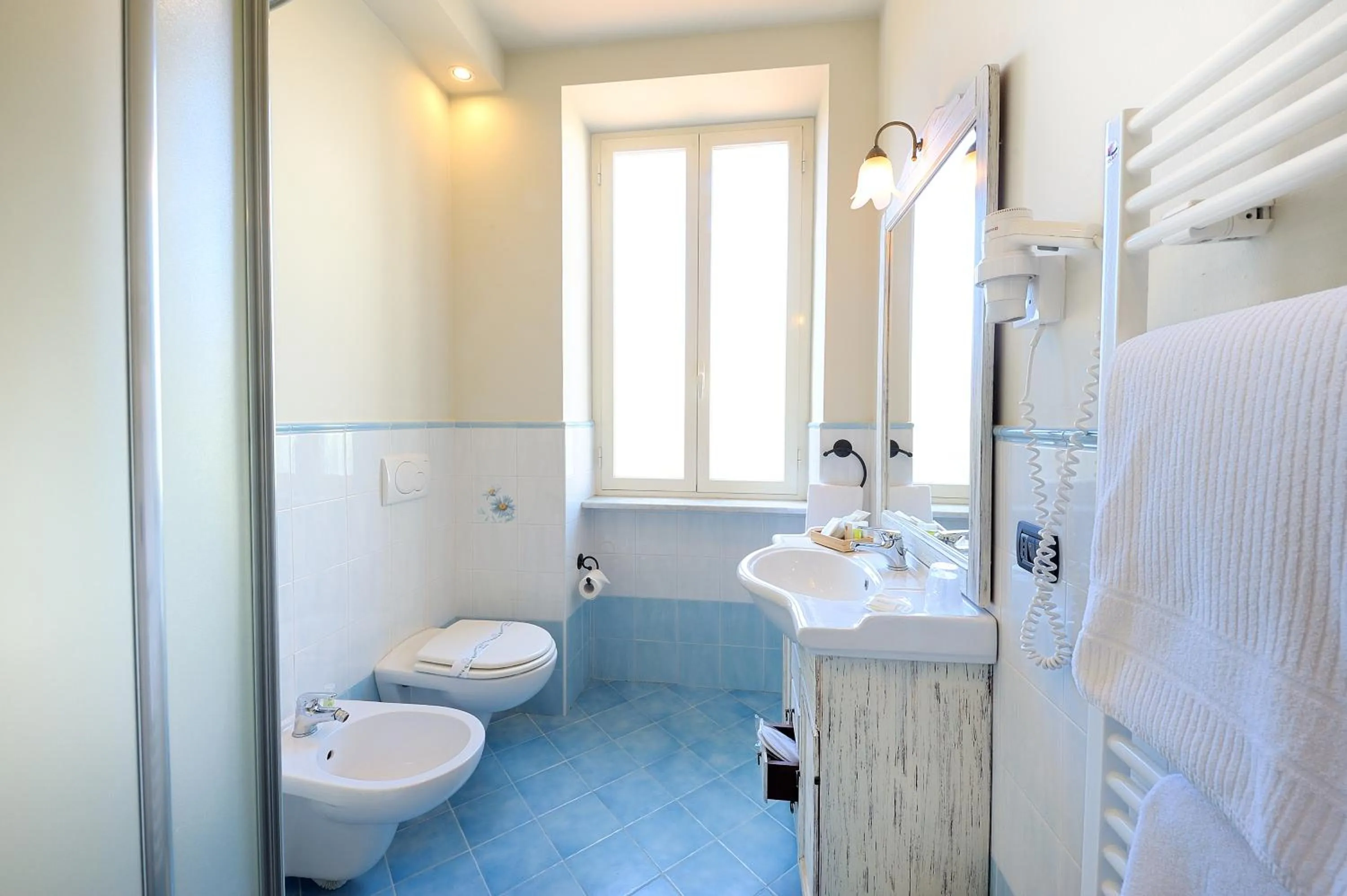 Bathroom in Albergo Giuan Arma di Taggia