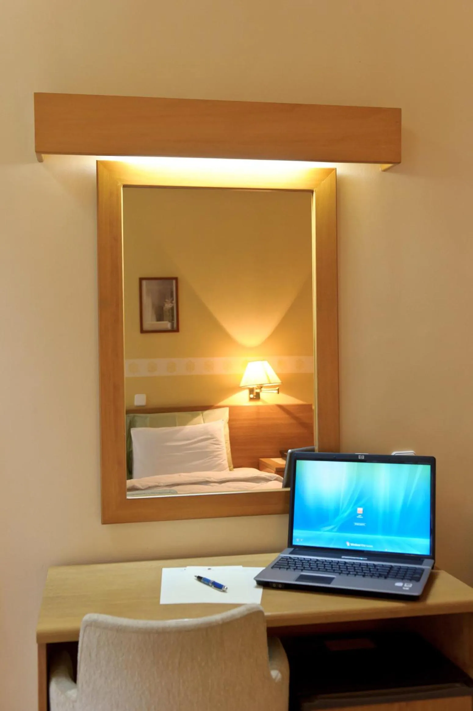 Decorative detail, Bed in Anesis