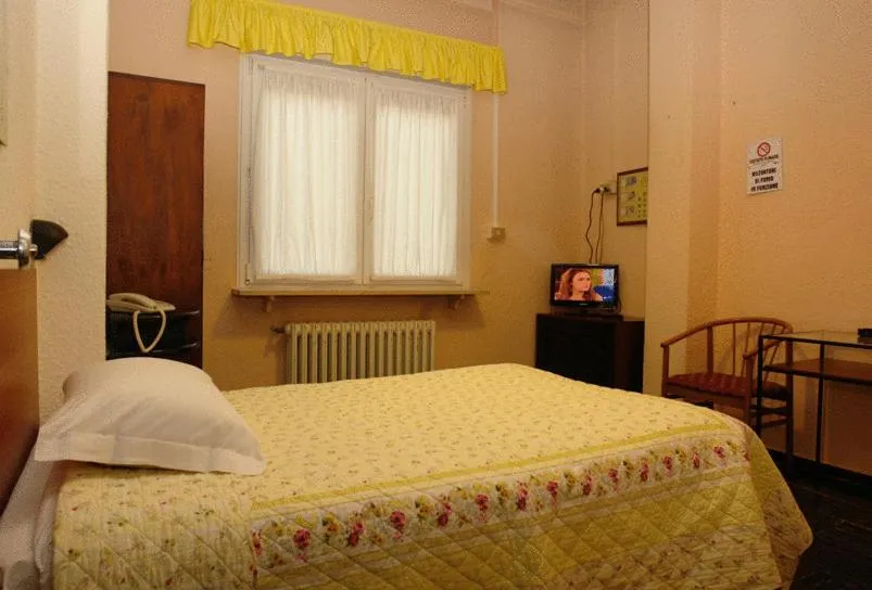 Photo of the whole room, Bed in Hotel Torrismondi