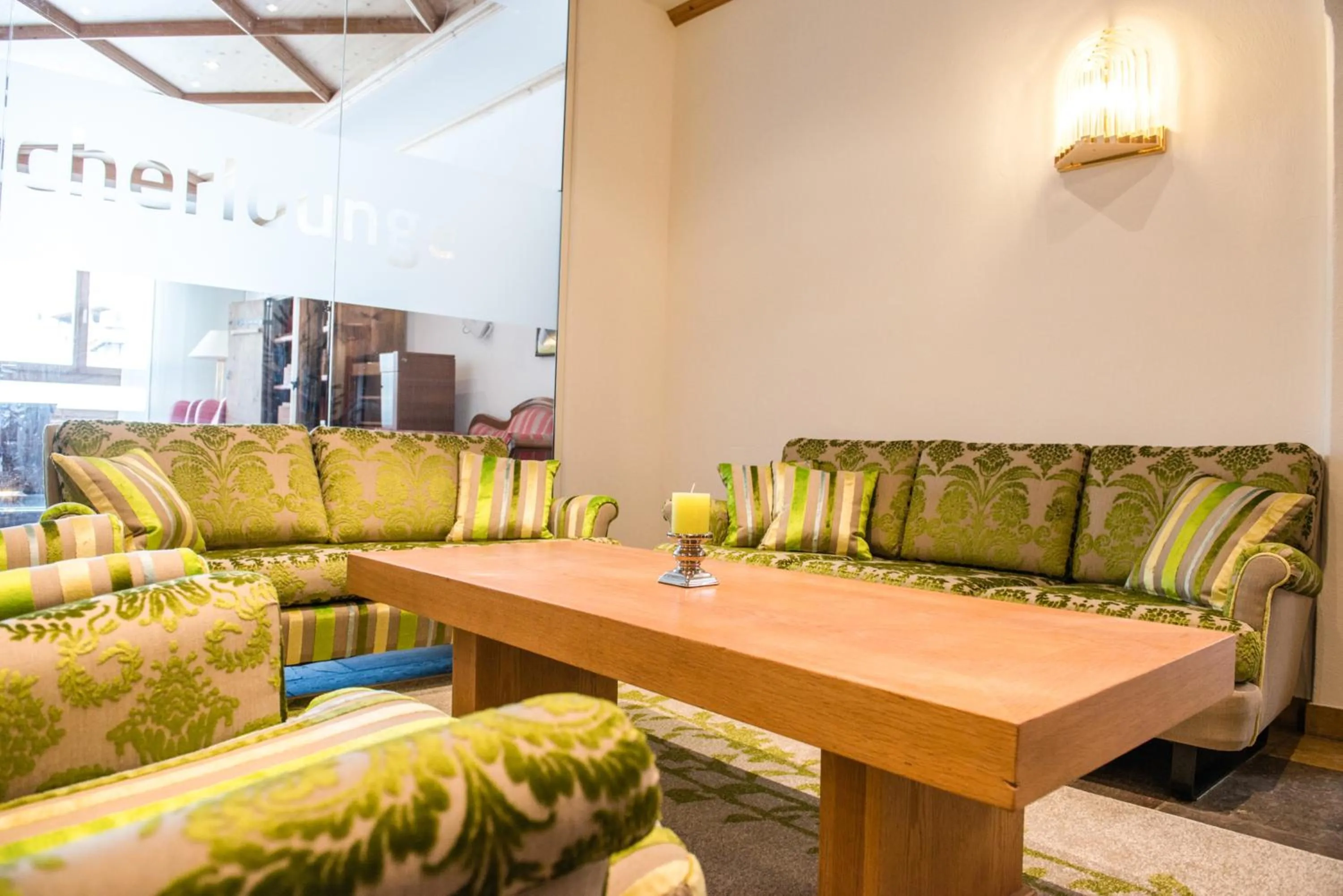 Lounge or bar in Posthotel Valbella - Berge, Spa & Wir