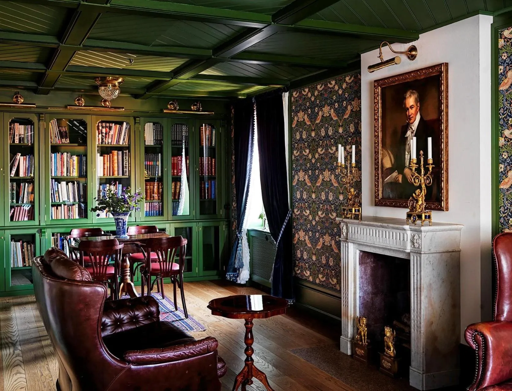 Library in Ramme Fjordhotell - Unike Hoteller