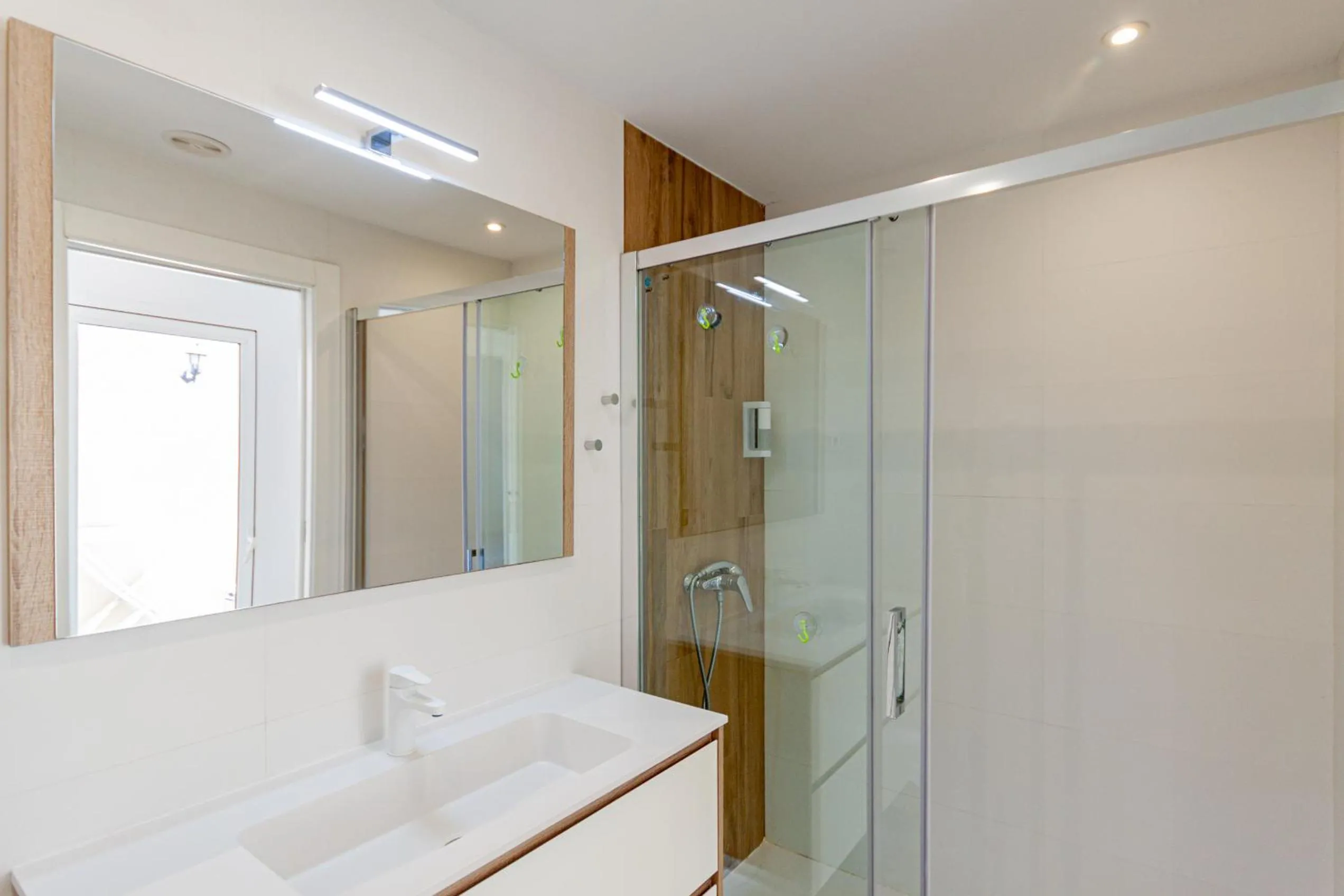 Shower in Inmovecos reformado 1ºlinea playa Optimist 2