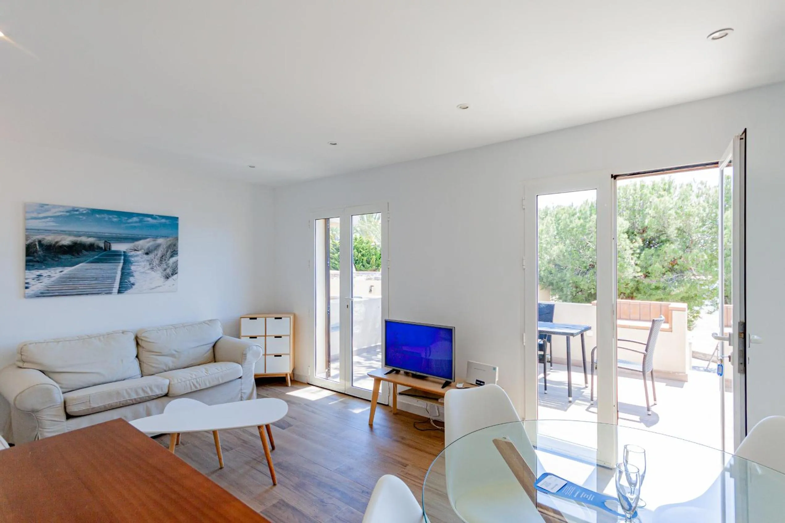 Communal lounge/ TV room in Inmovecos reformado 1ºlinea playa Optimist 2