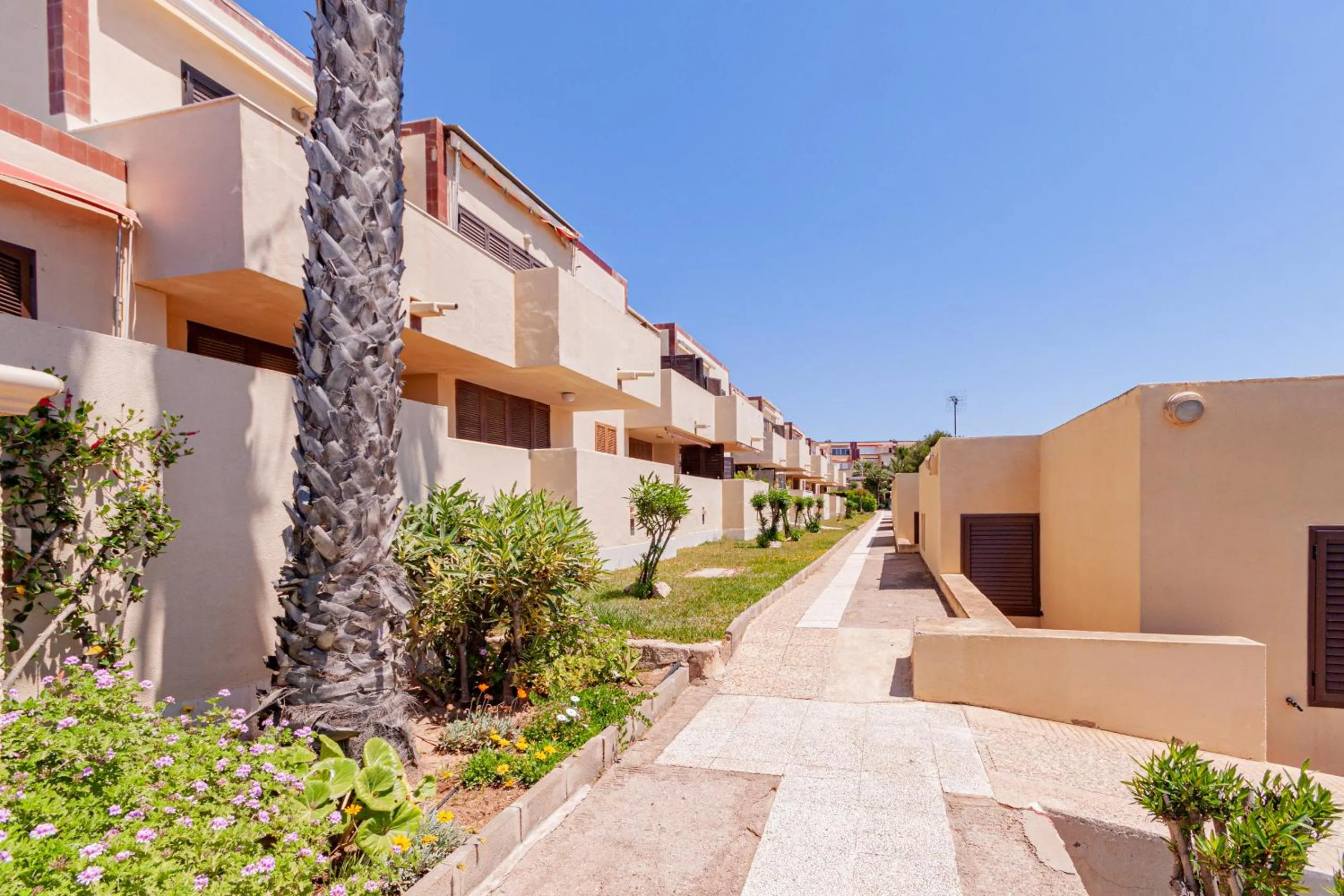 Property building in Inmovecos reformado 1ºlinea playa Optimist 2