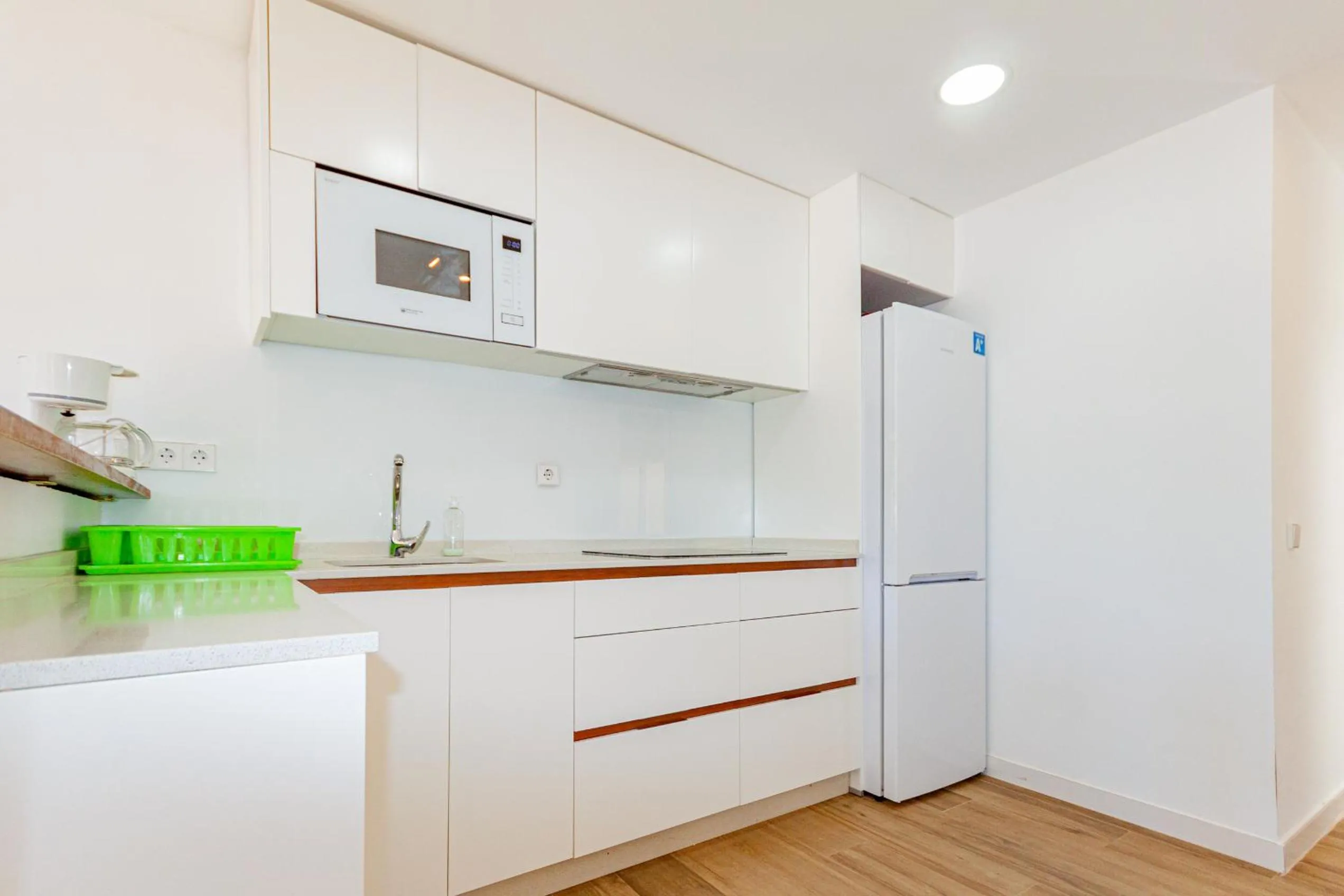 Kitchen or kitchenette in Inmovecos reformado 1ºlinea playa Optimist 2