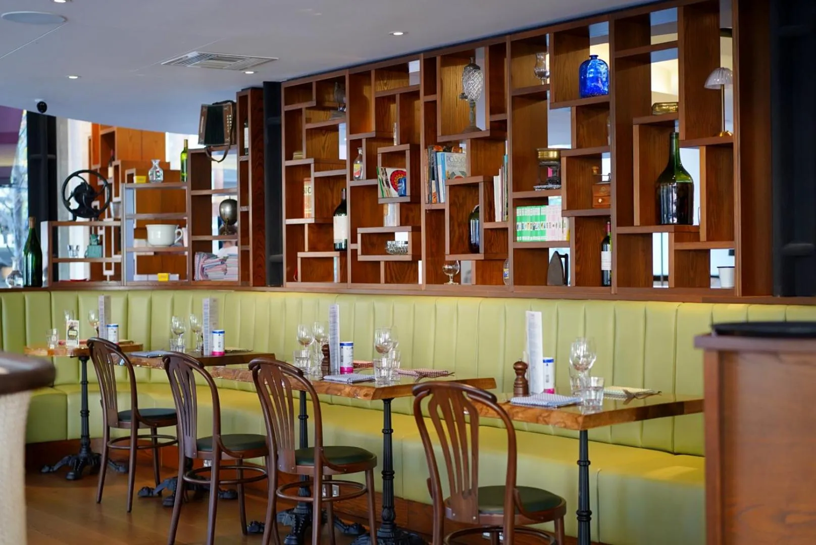 Restaurant/places to eat in Marrable's Farringdon Hotel