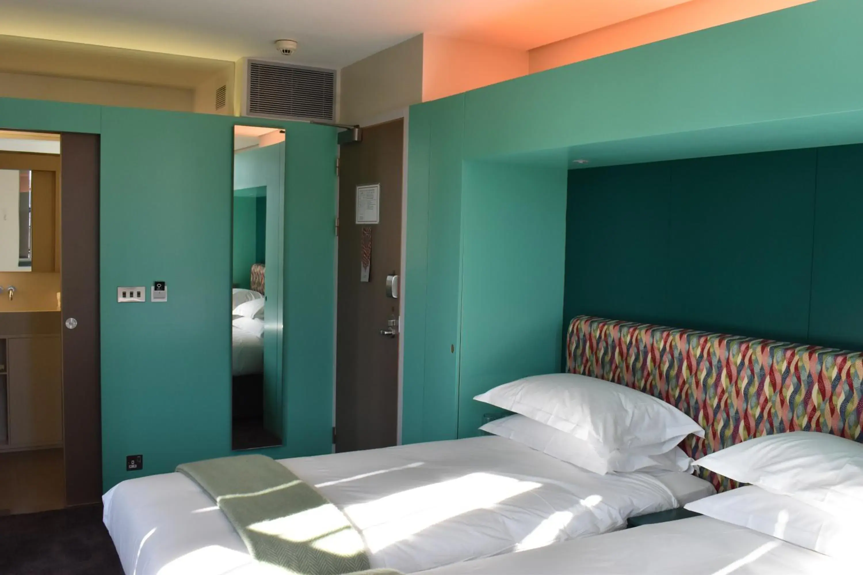 Deluxe King Room in Marrable's Farringdon Hotel Deluxe King Room in Marrable's Farringdon Hotel