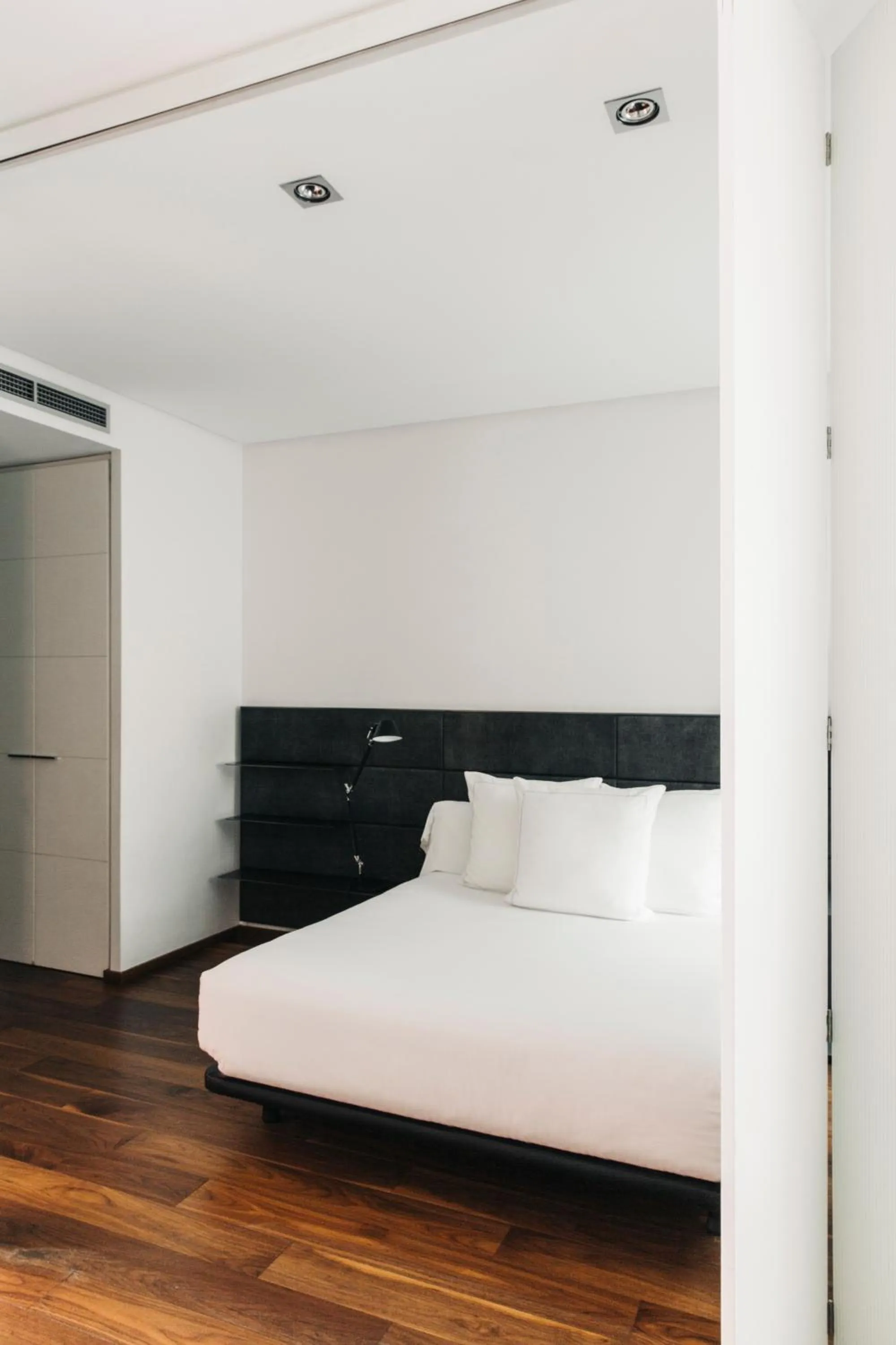 Bed in Suites Avenue