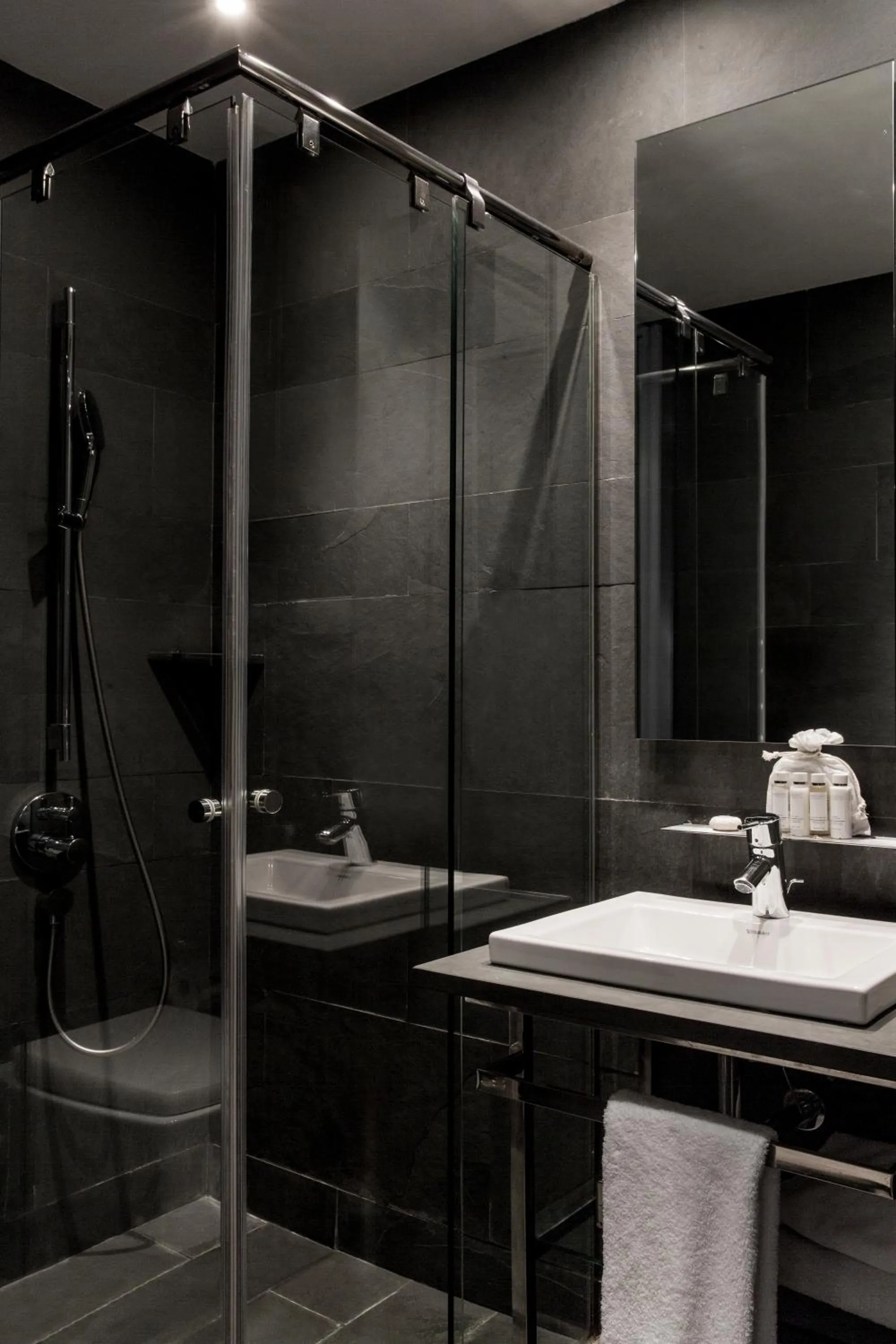 Bathroom in Suites Avenue