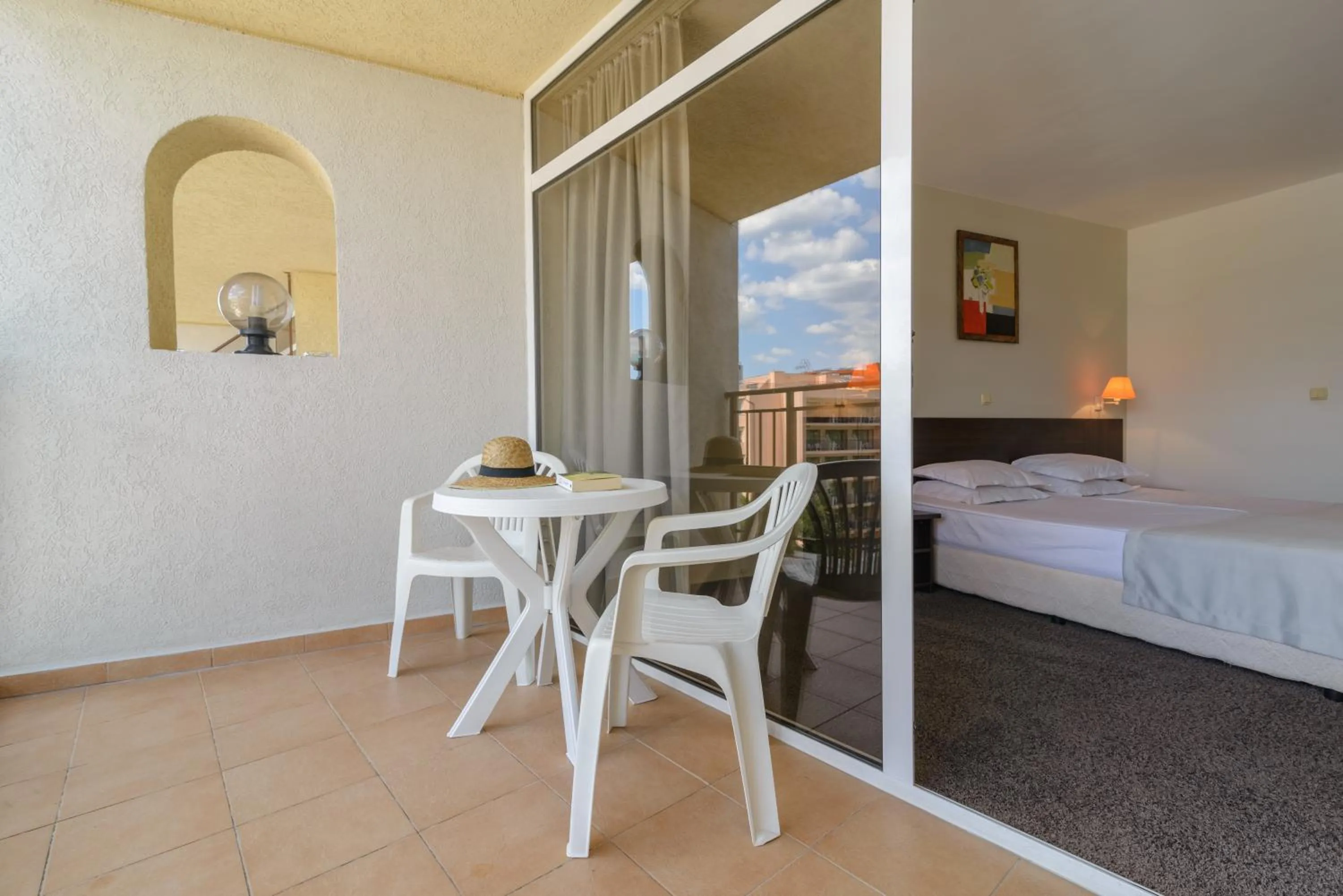 Balcony/Terrace, Bed in Madara Park Hotel - All Inclusive