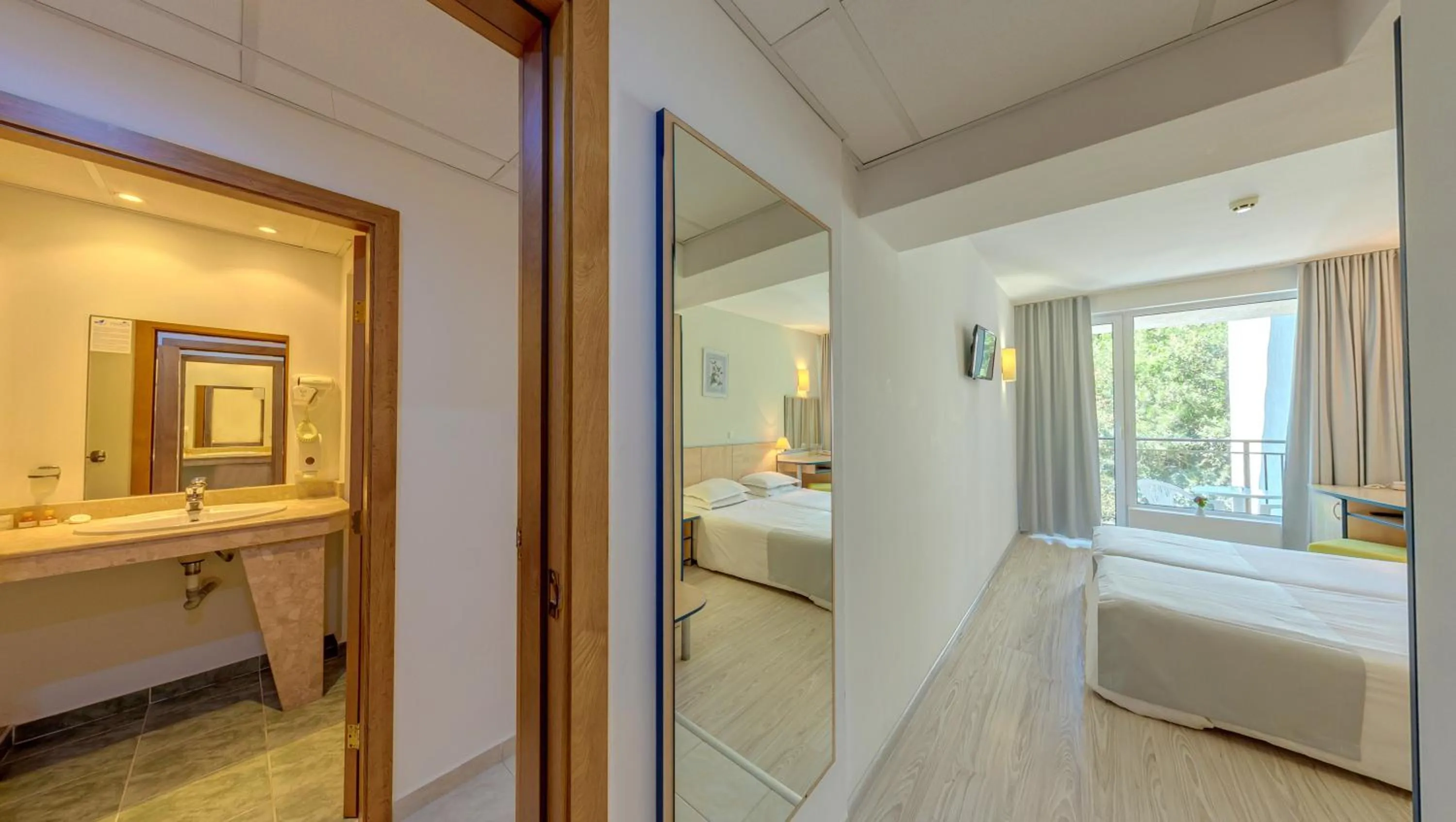 Bathroom, Bed in Madara Park Hotel - All Inclusive